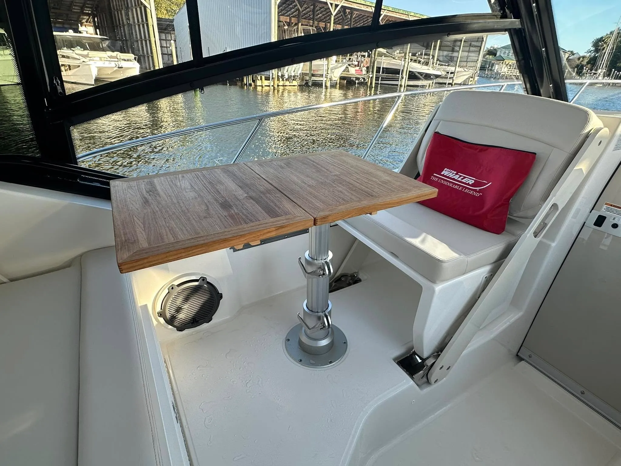 2025 Boston Whaler 325 CONQUEST Image Thumbnail #13