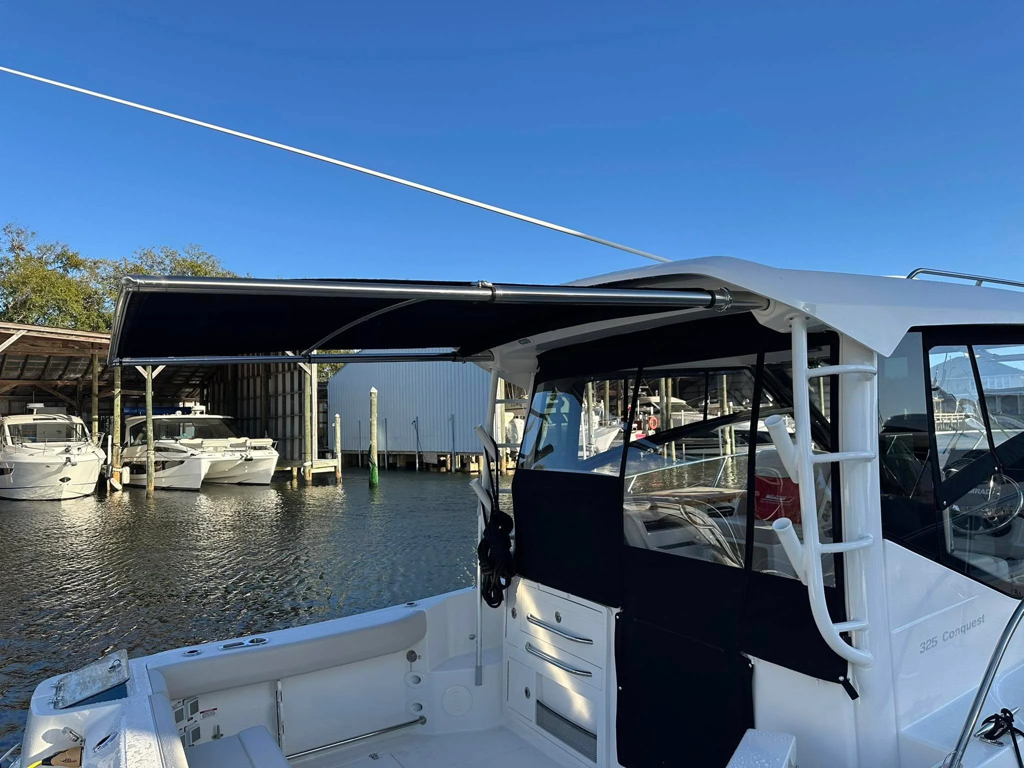 2025 Boston Whaler 325 CONQUEST Image Thumbnail #6