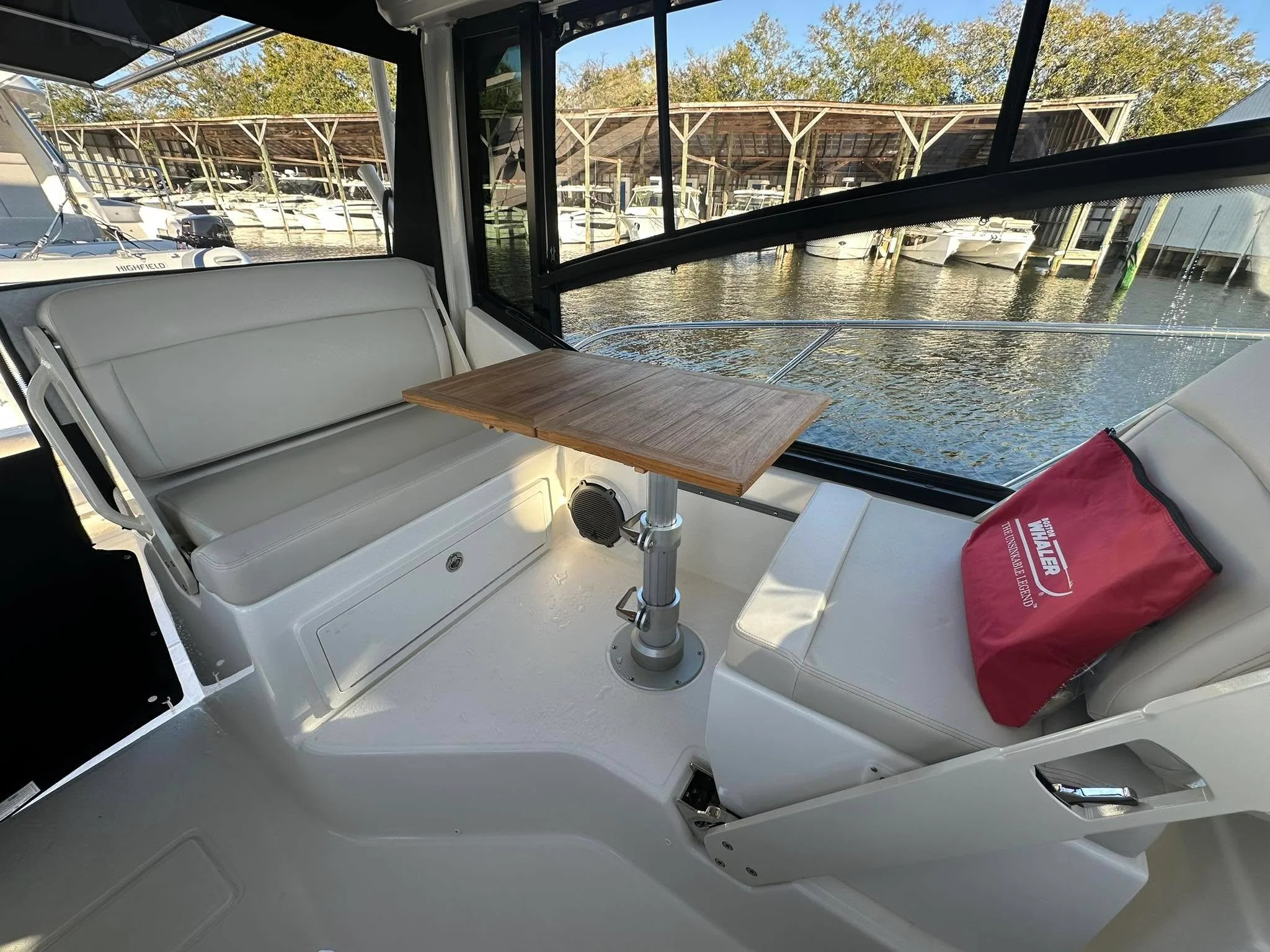 2025 Boston Whaler 325 CONQUEST Image Thumbnail #12