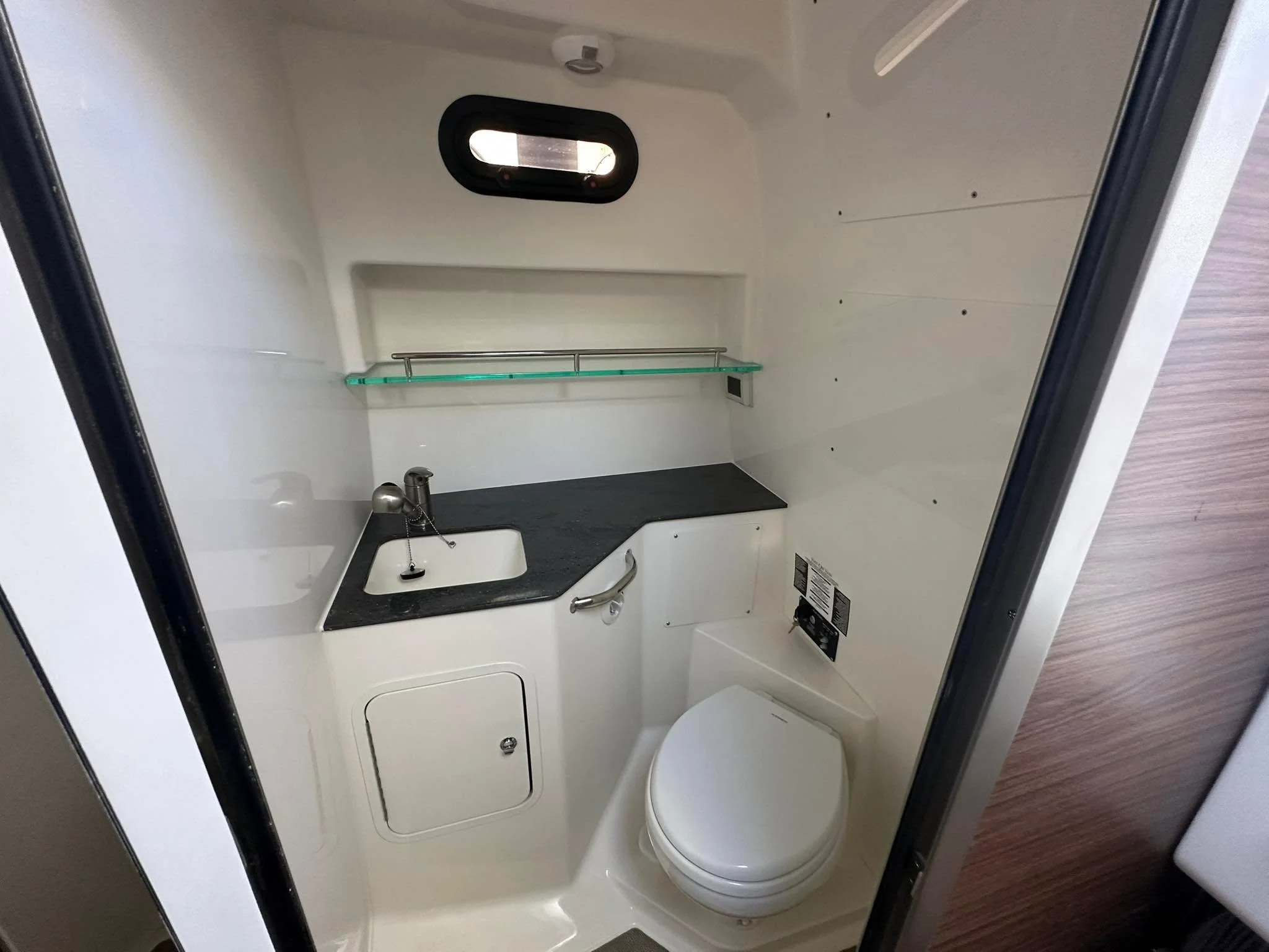 2025 Boston Whaler 325 CONQUEST Image Thumbnail #22