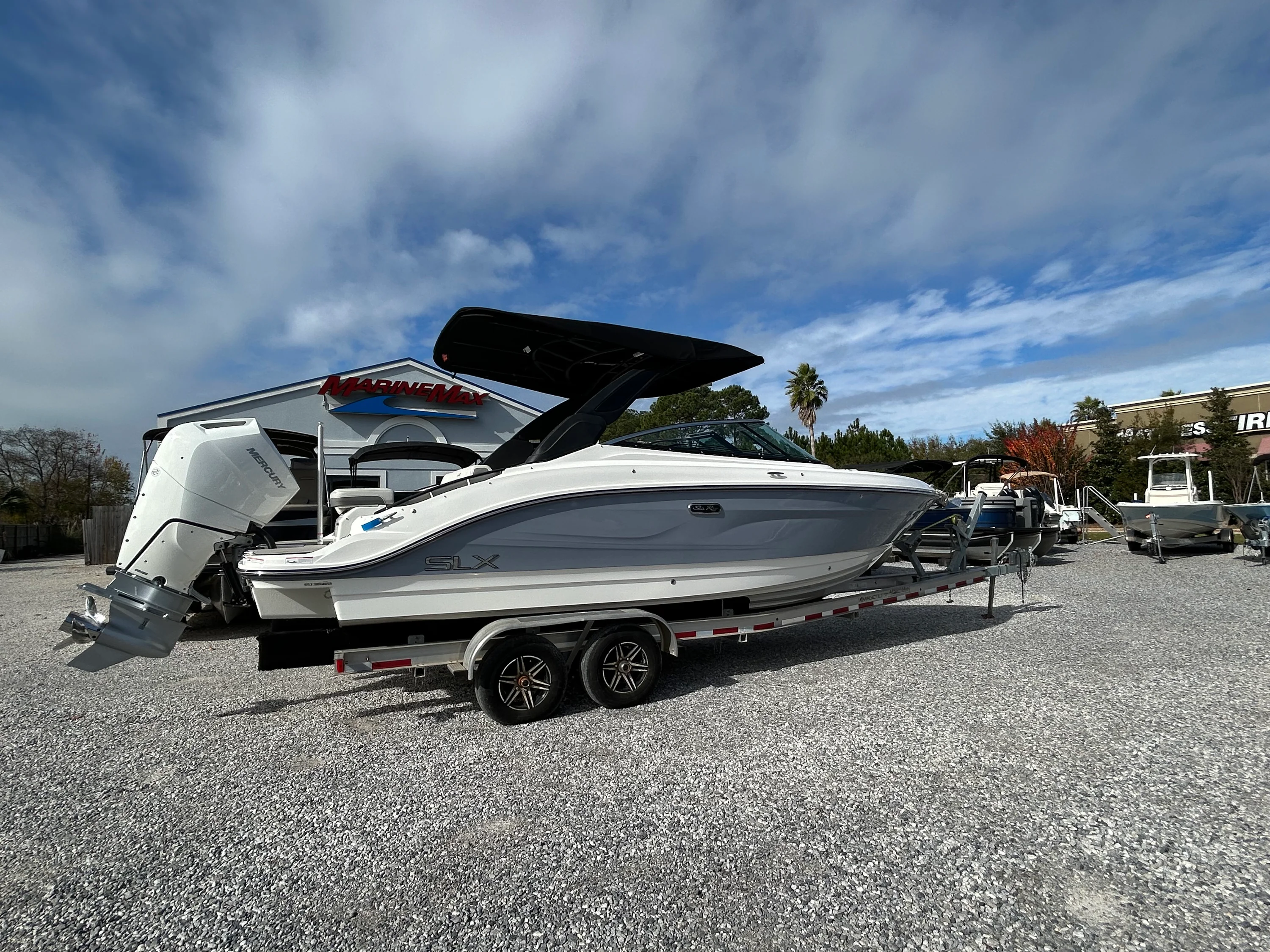 2026 Sea Ray SLX 260 Outboard Image Thumbnail #2