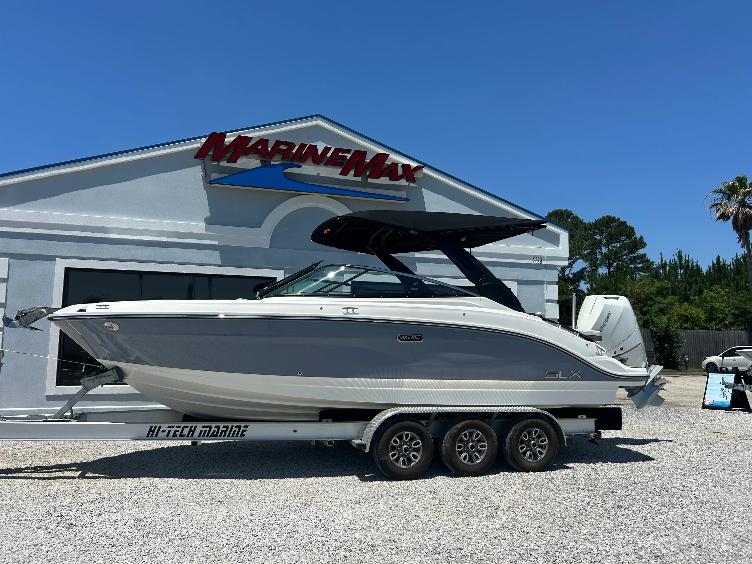 2026 Sea Ray SLX 260 Outboard Image Thumbnail #4