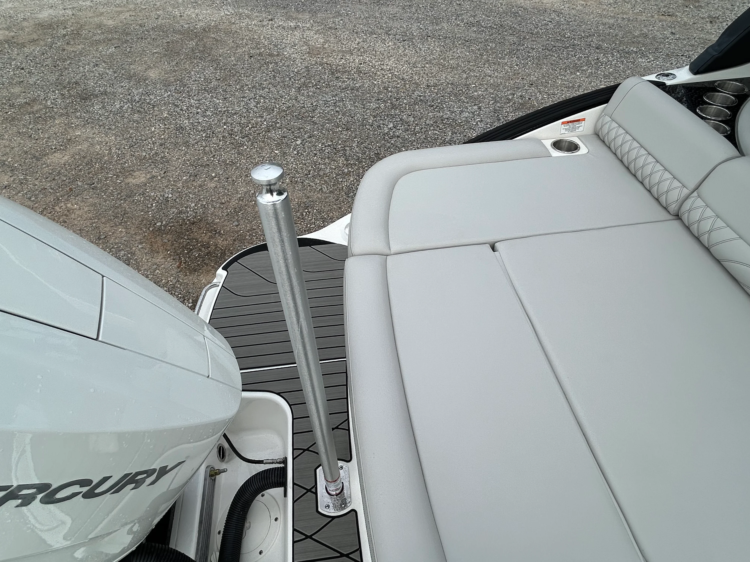 2026 Sea Ray SLX 260 Outboard Image Thumbnail #7