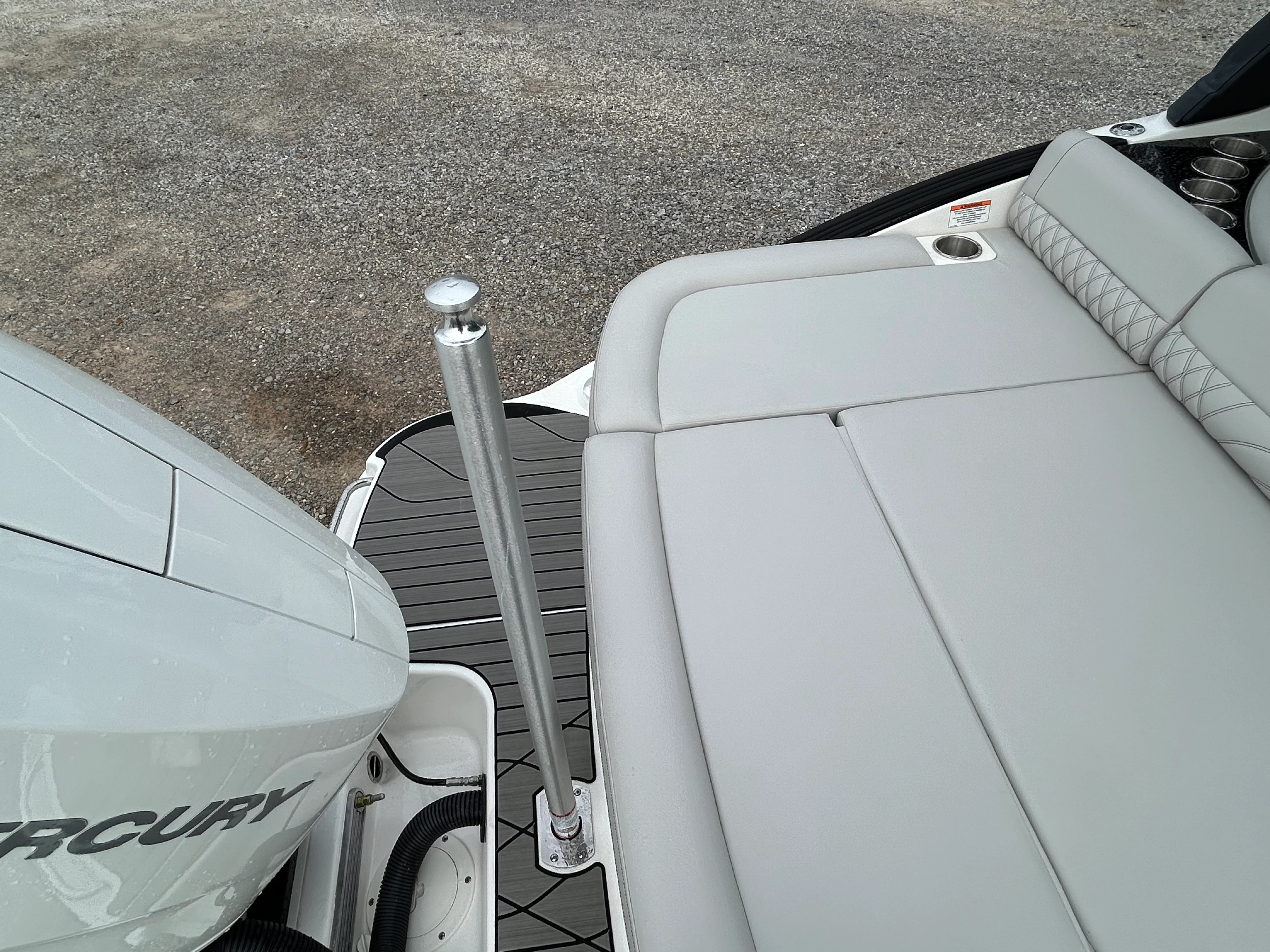 2026 Sea Ray SLX 260 Outboard Image Thumbnail #7