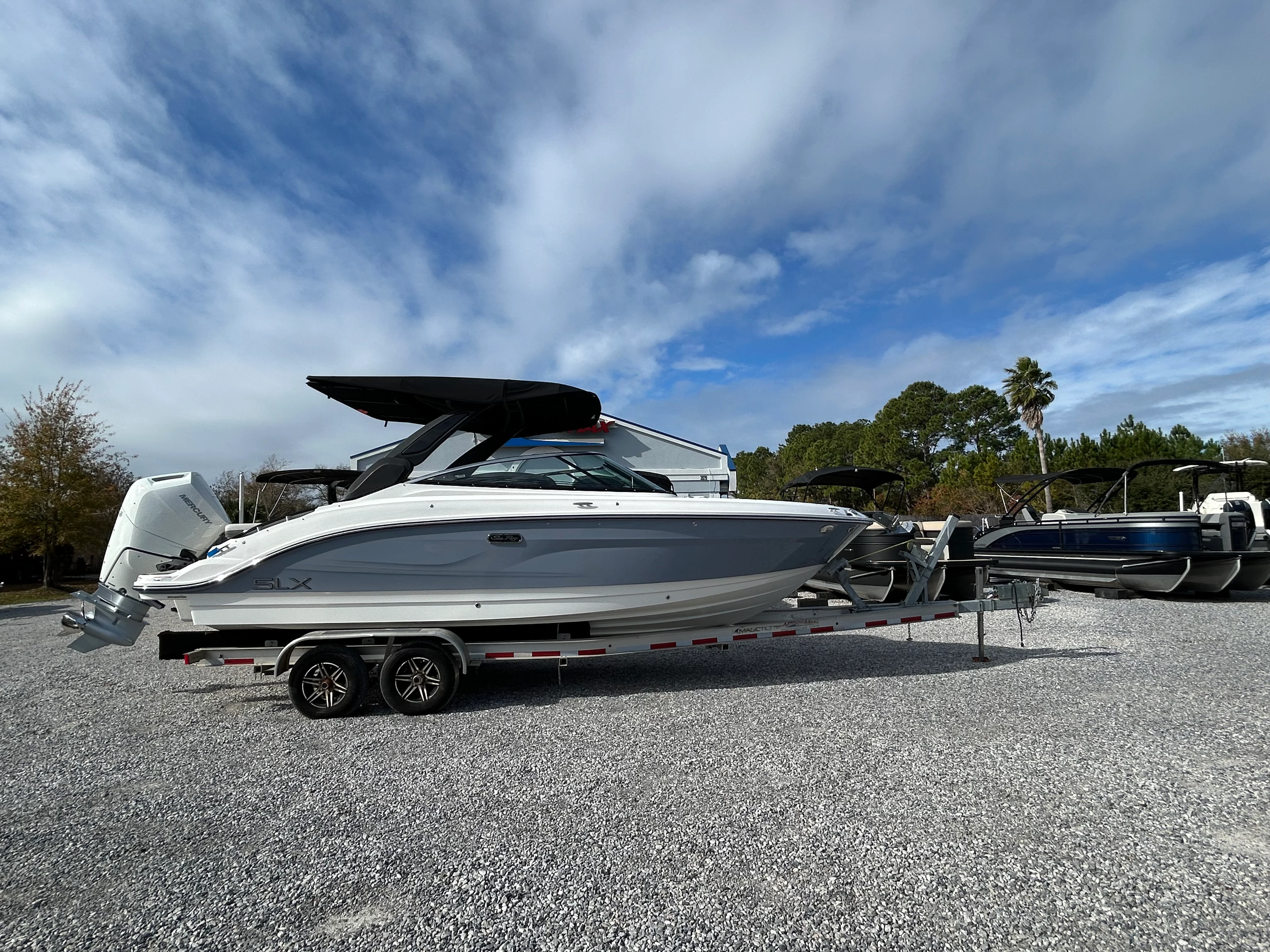 2026 Sea Ray SLX 260 Outboard Image Thumbnail #0