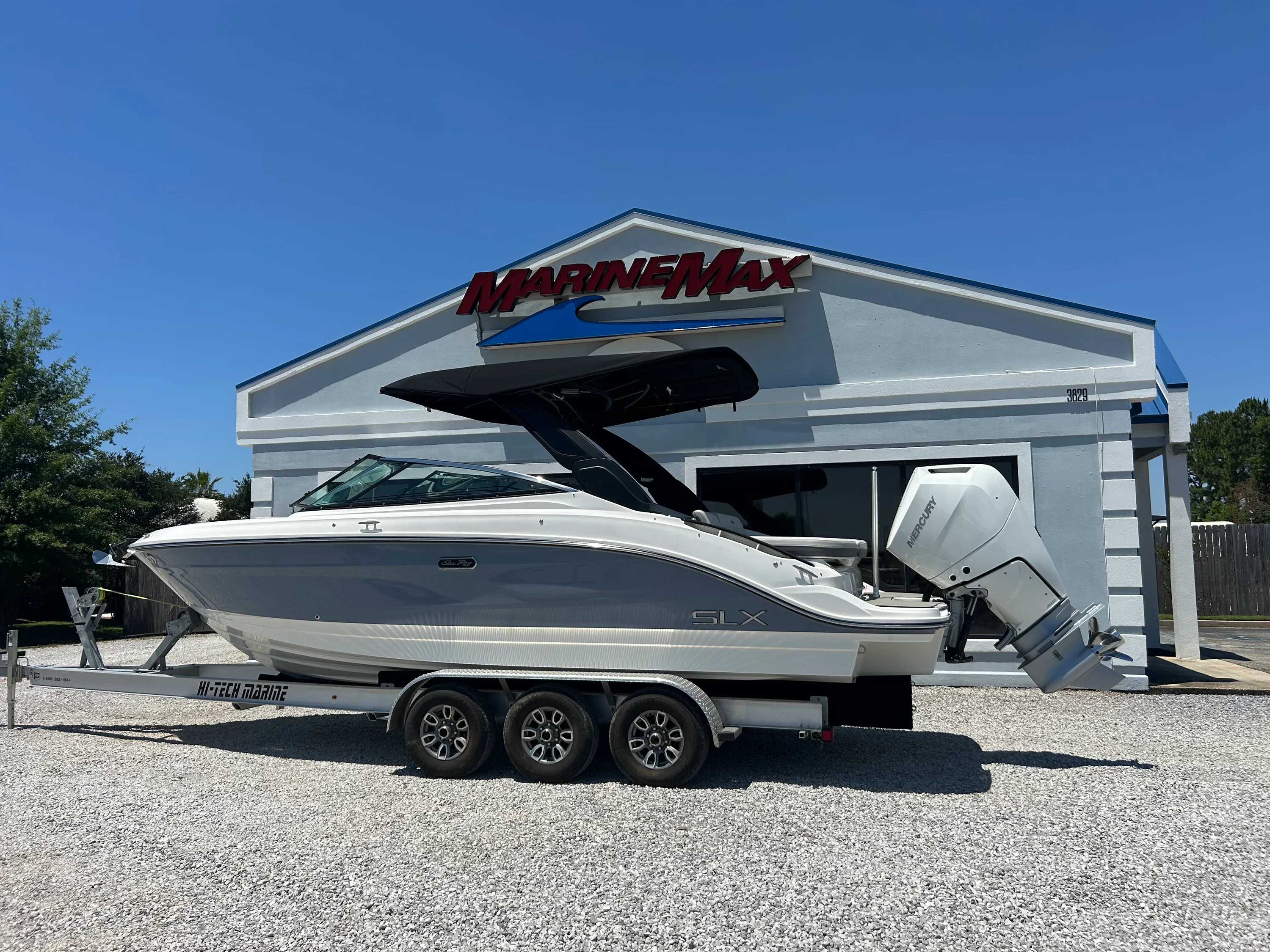 2026 Sea Ray SLX 260 Outboard Image Thumbnail #2