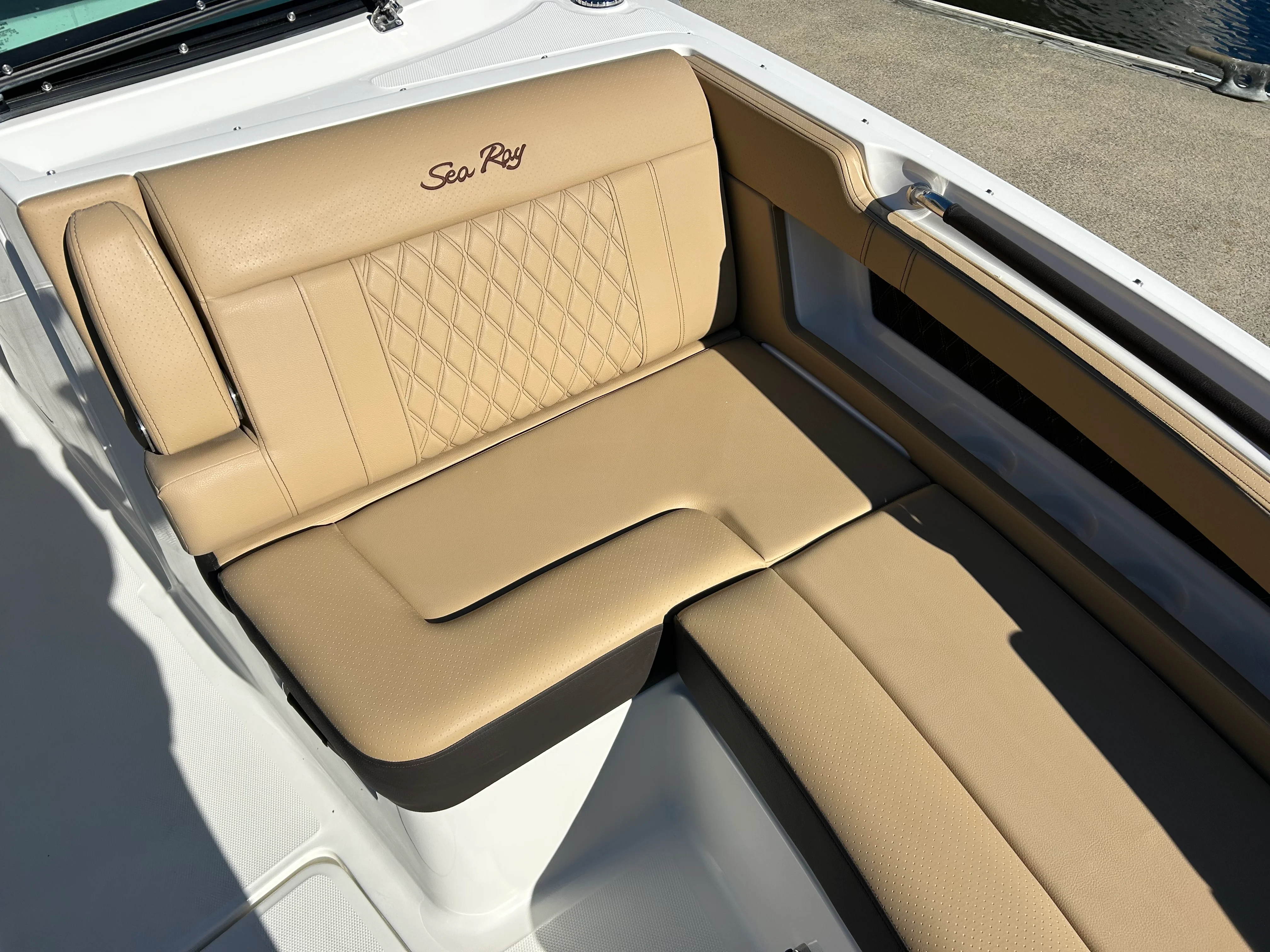 2026 Sea Ray SLX 310 Outboard Image Thumbnail #25