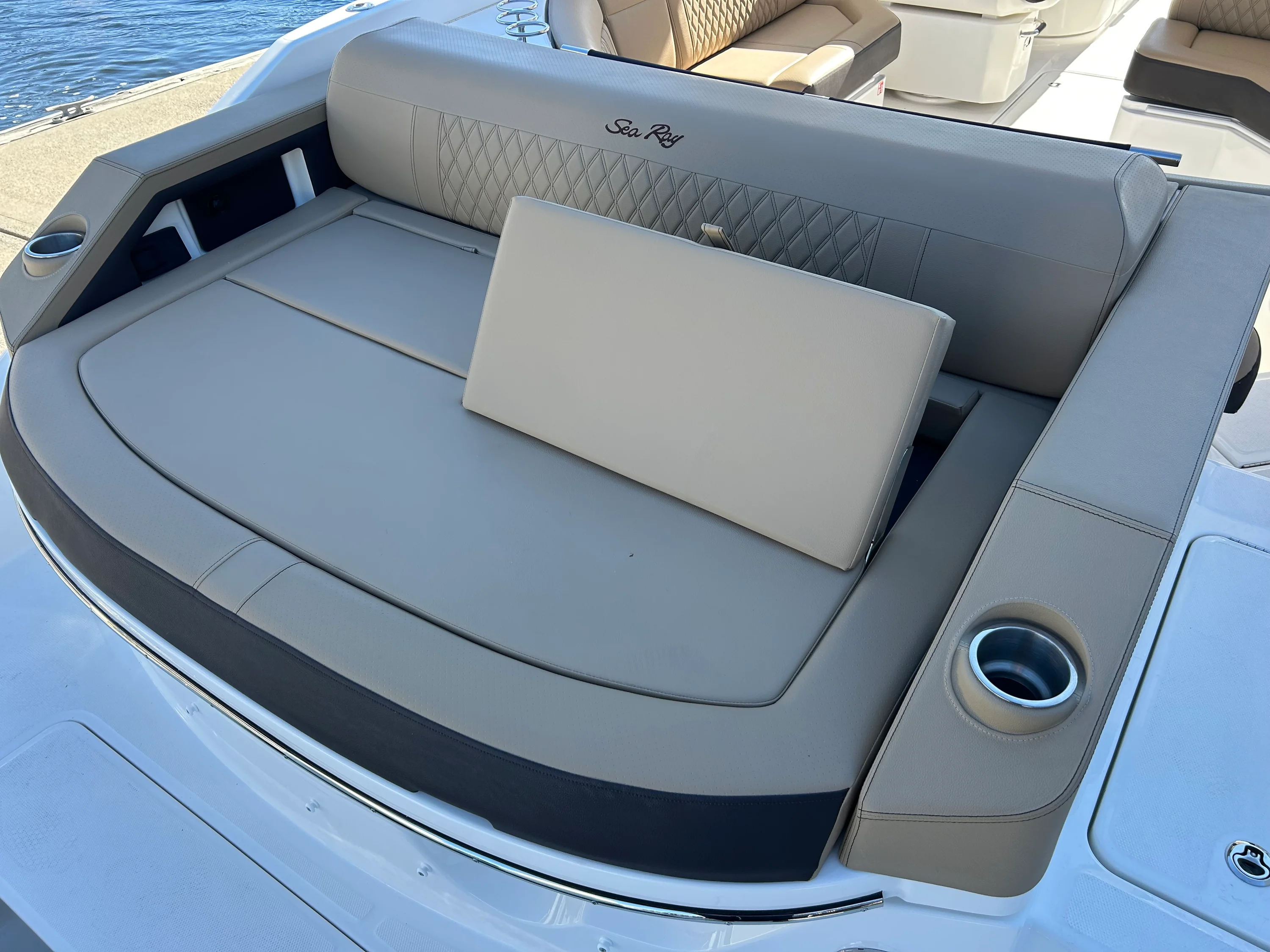 2026 Sea Ray SLX 310 Outboard Image Thumbnail #13
