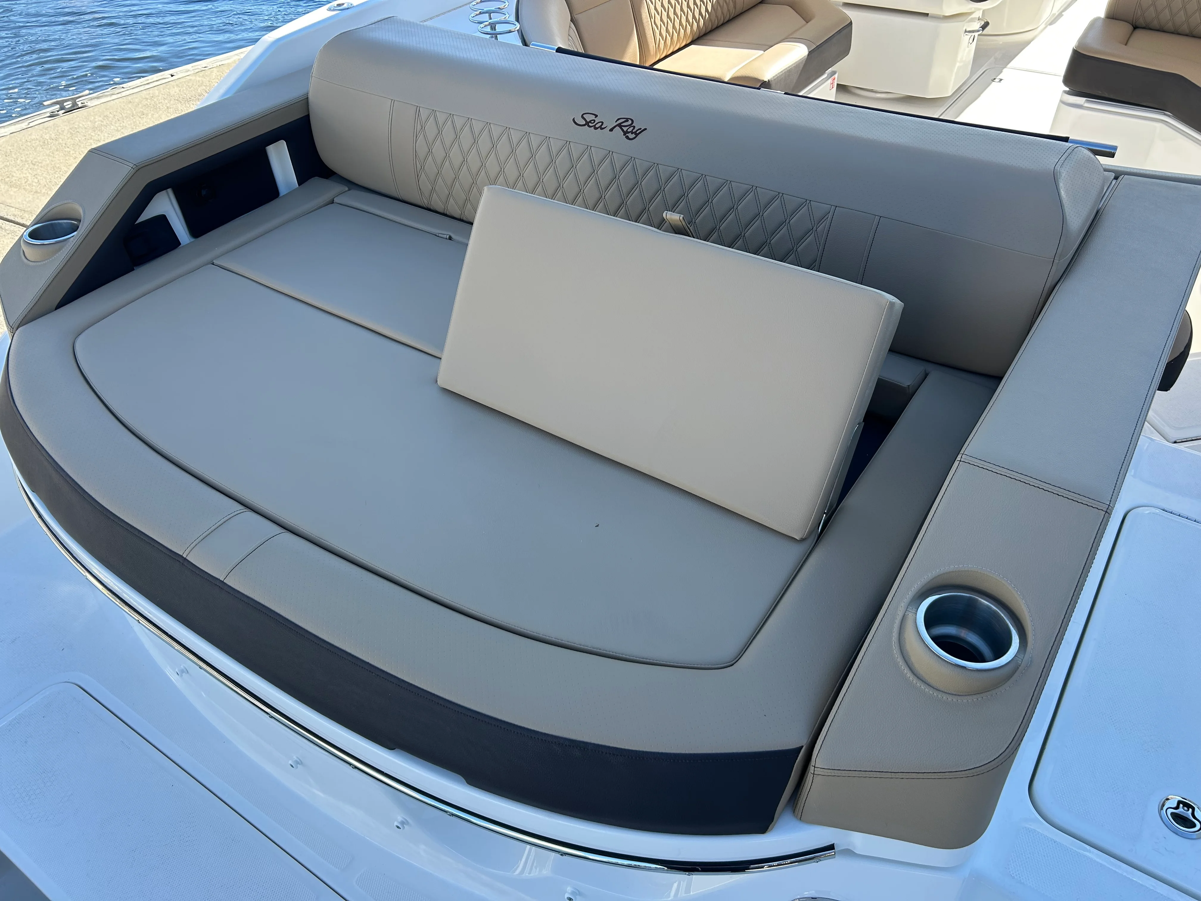 2026 Sea Ray SLX 310 Outboard Image Thumbnail #13