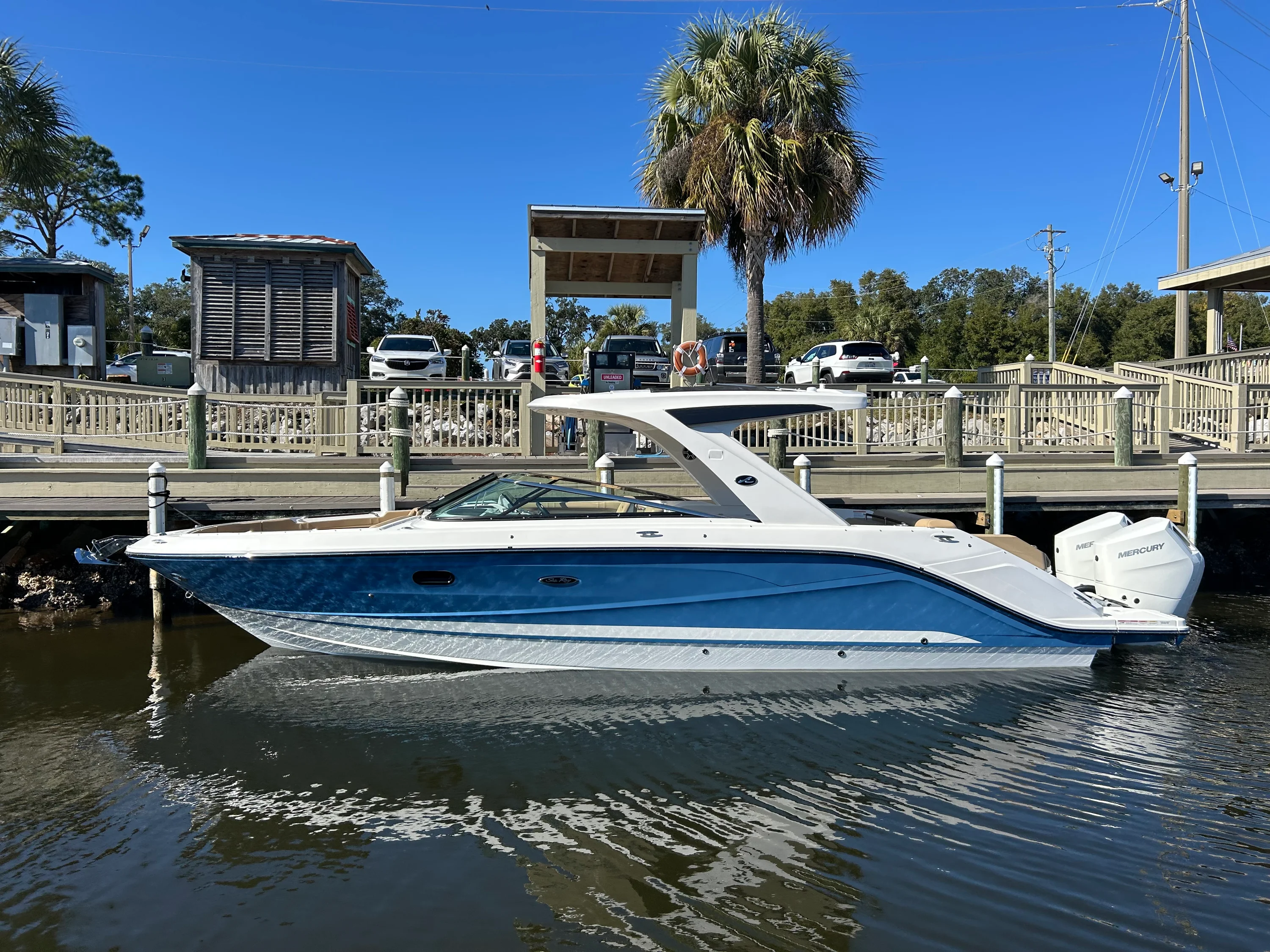 2026 Sea Ray SLX 310 Outboard Image Thumbnail #2