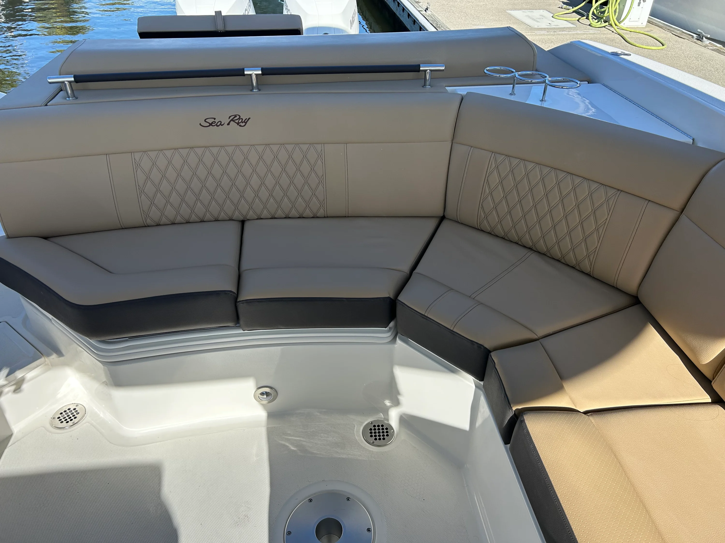 2026 Sea Ray SLX 310 Outboard Image Thumbnail #14