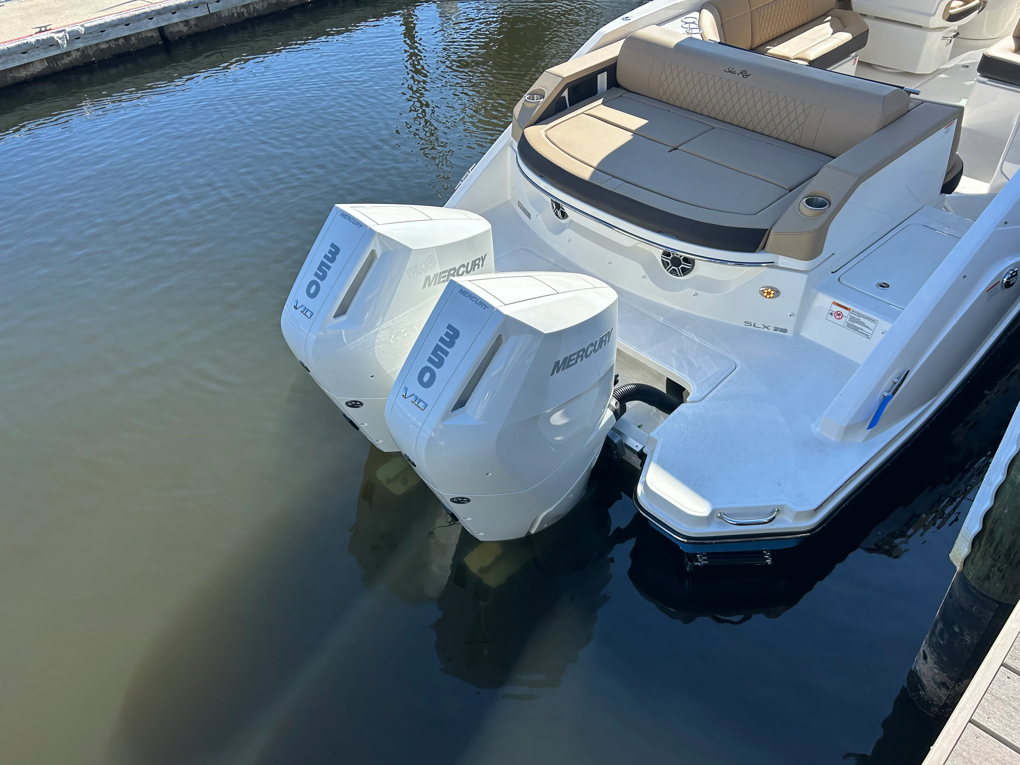 2026 Sea Ray SLX 310 Outboard Image Thumbnail #8