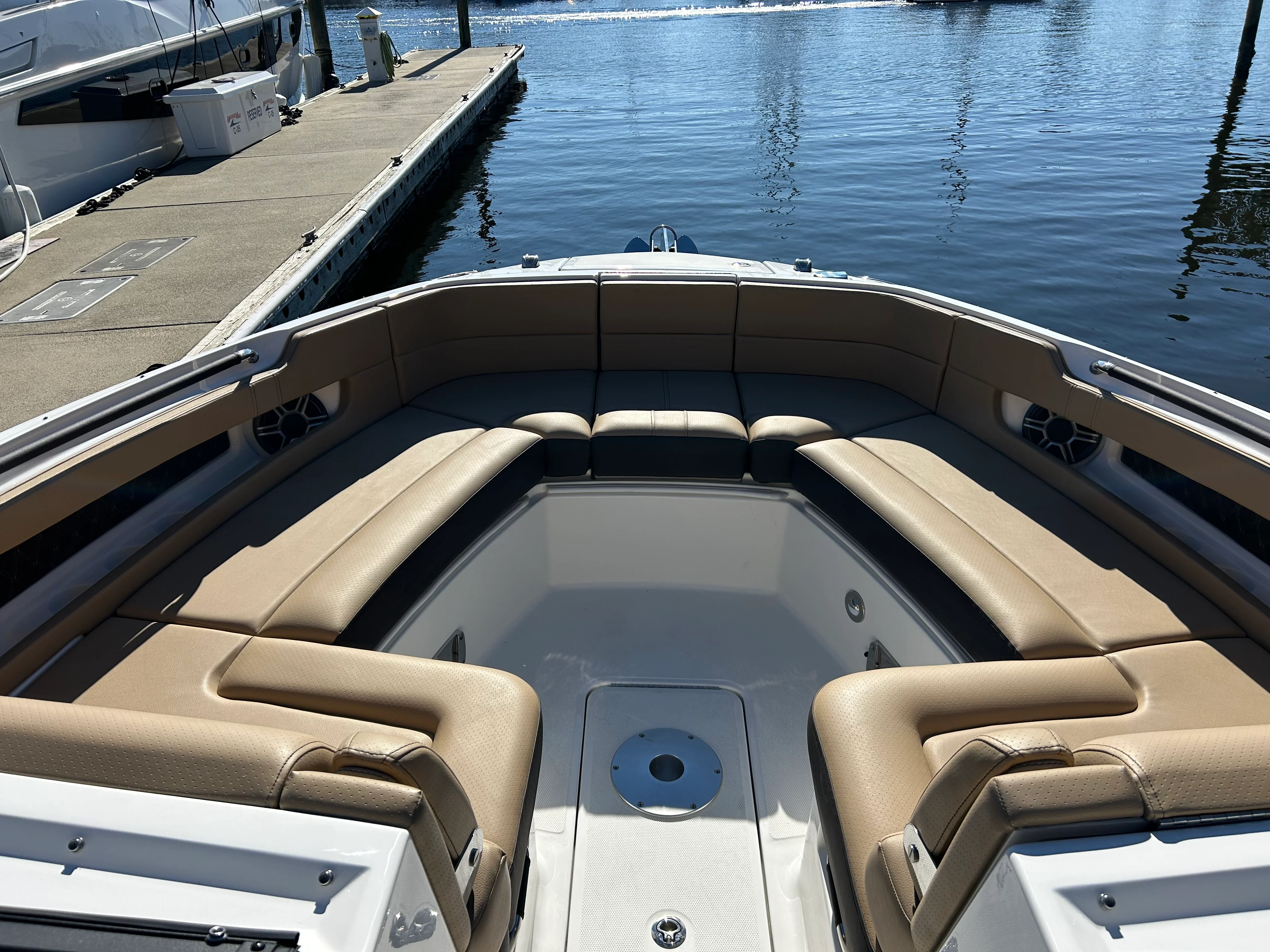 2026 Sea Ray SLX 310 Outboard Image Thumbnail #28