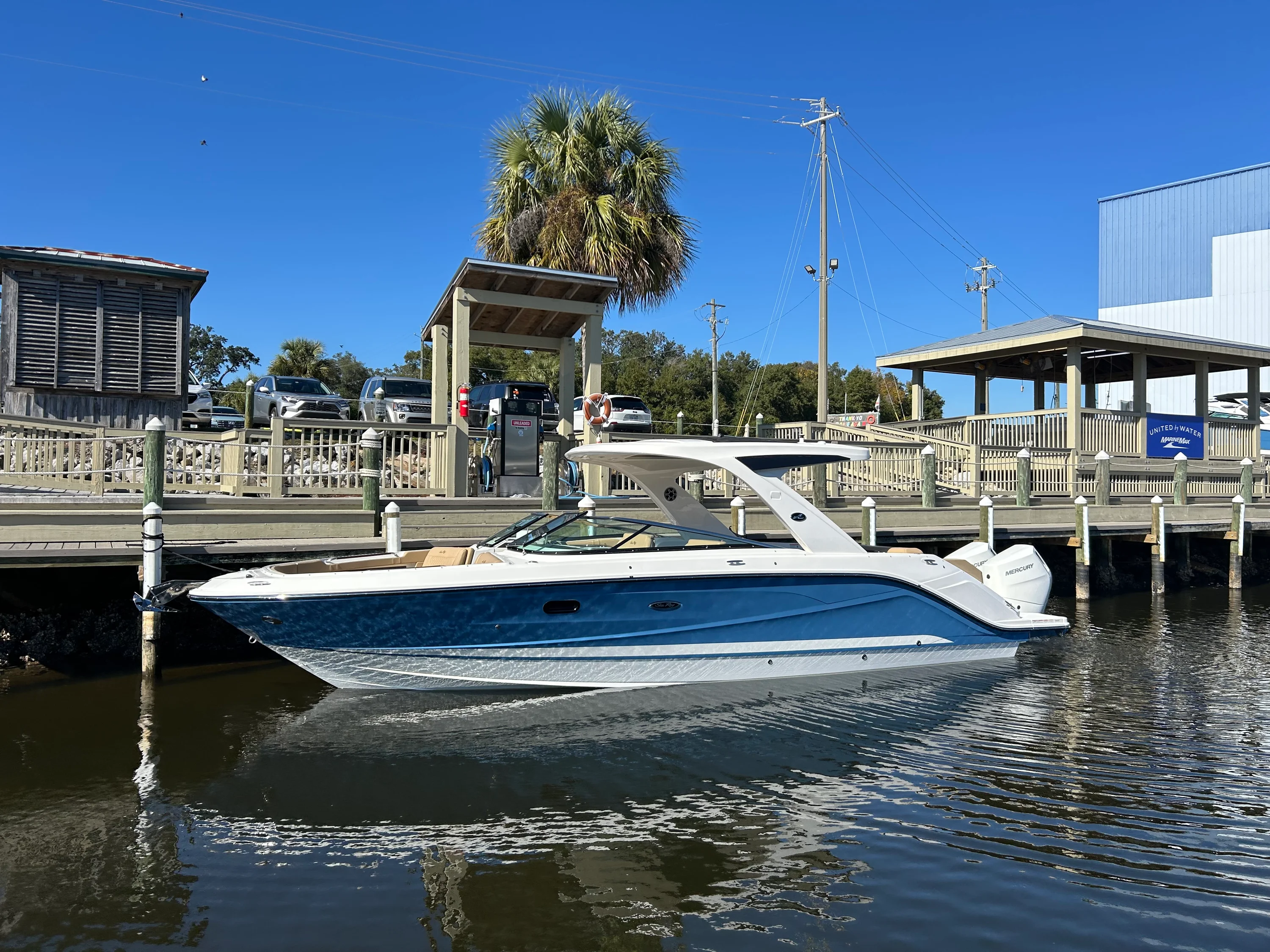 2026 Sea Ray SLX 310 Outboard Image Thumbnail #3