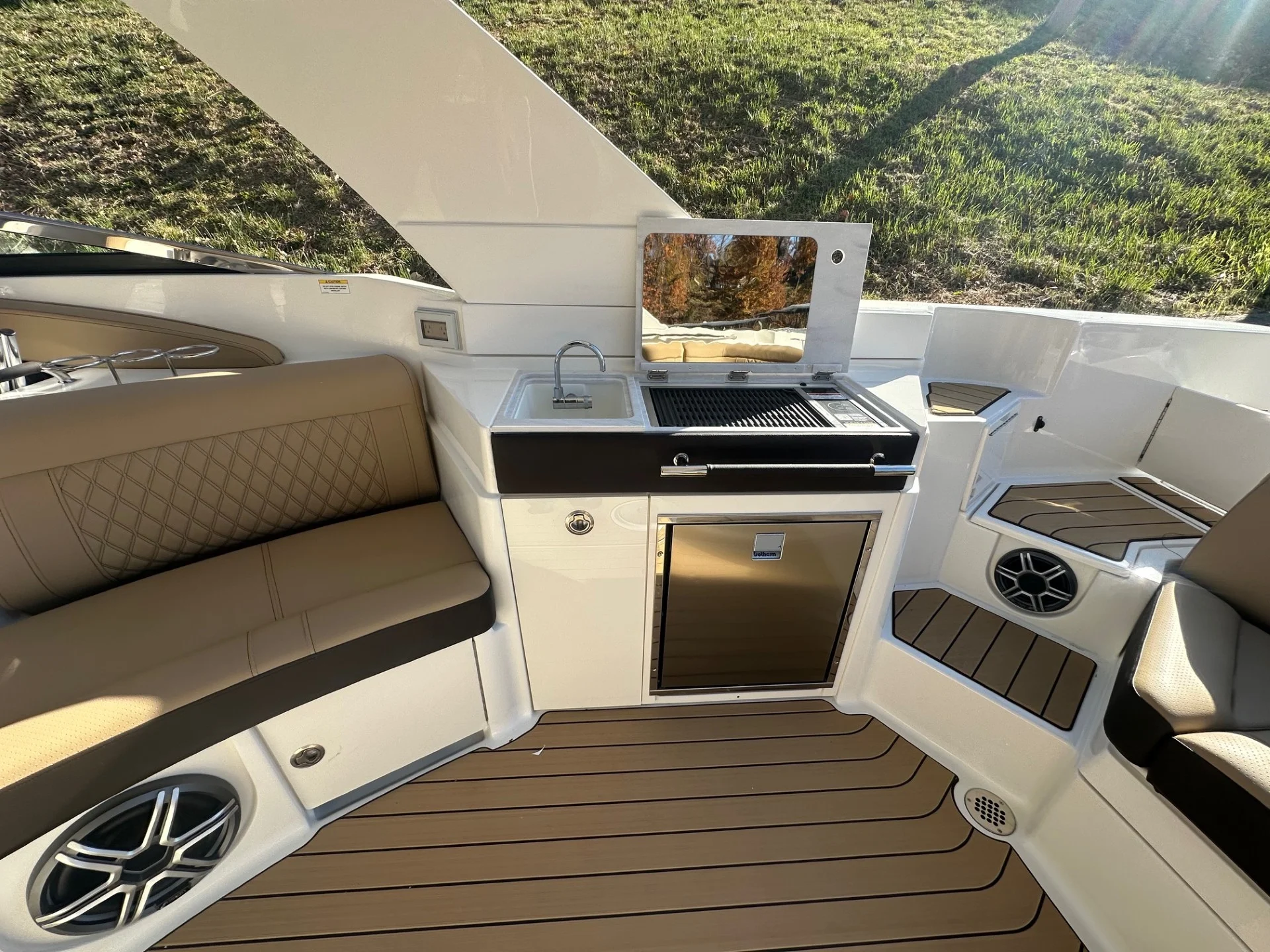 2026 Sea Ray SLX 350 Image Thumbnail #8