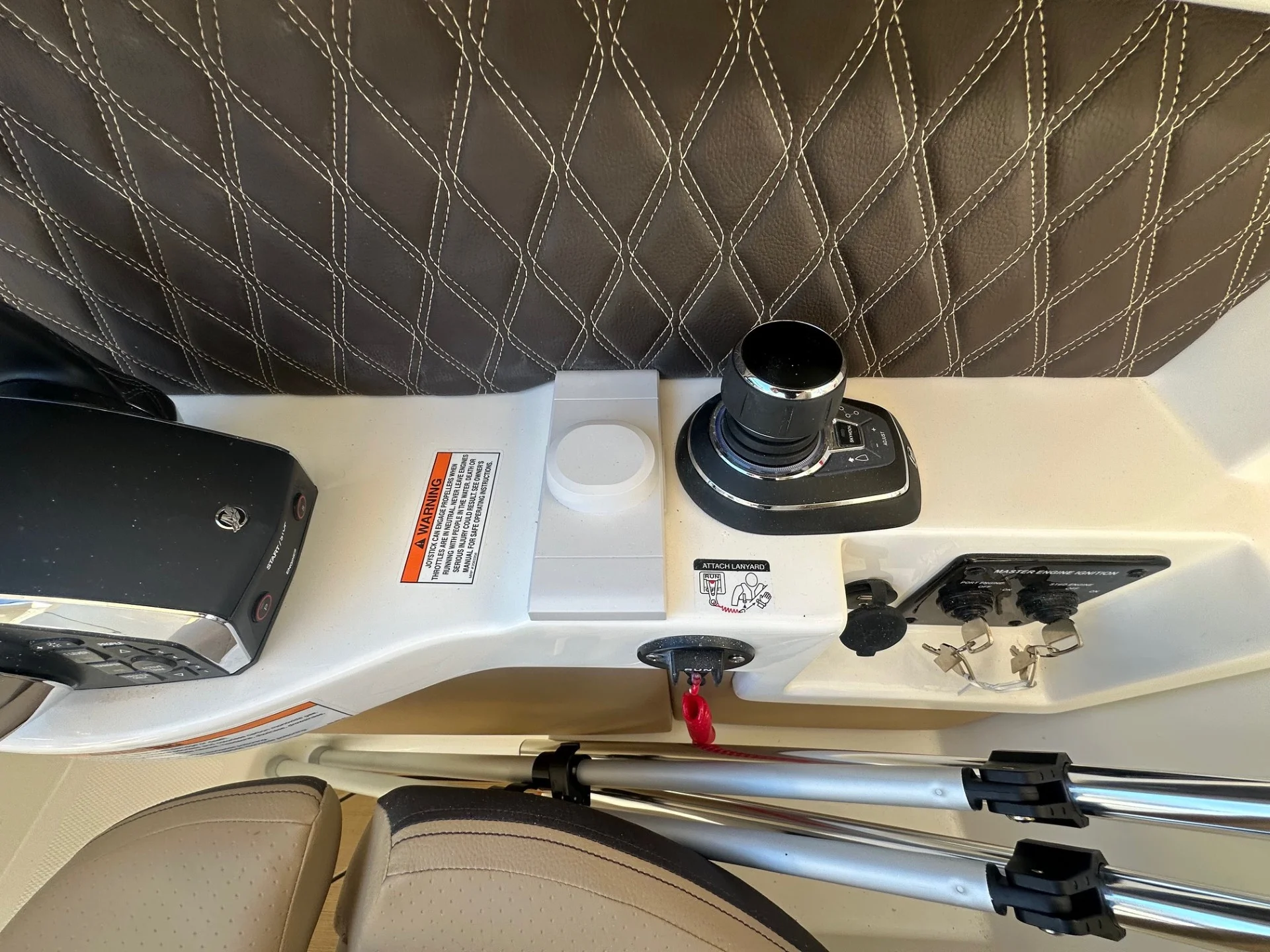 2026 Sea Ray SLX 350 Image Thumbnail #13