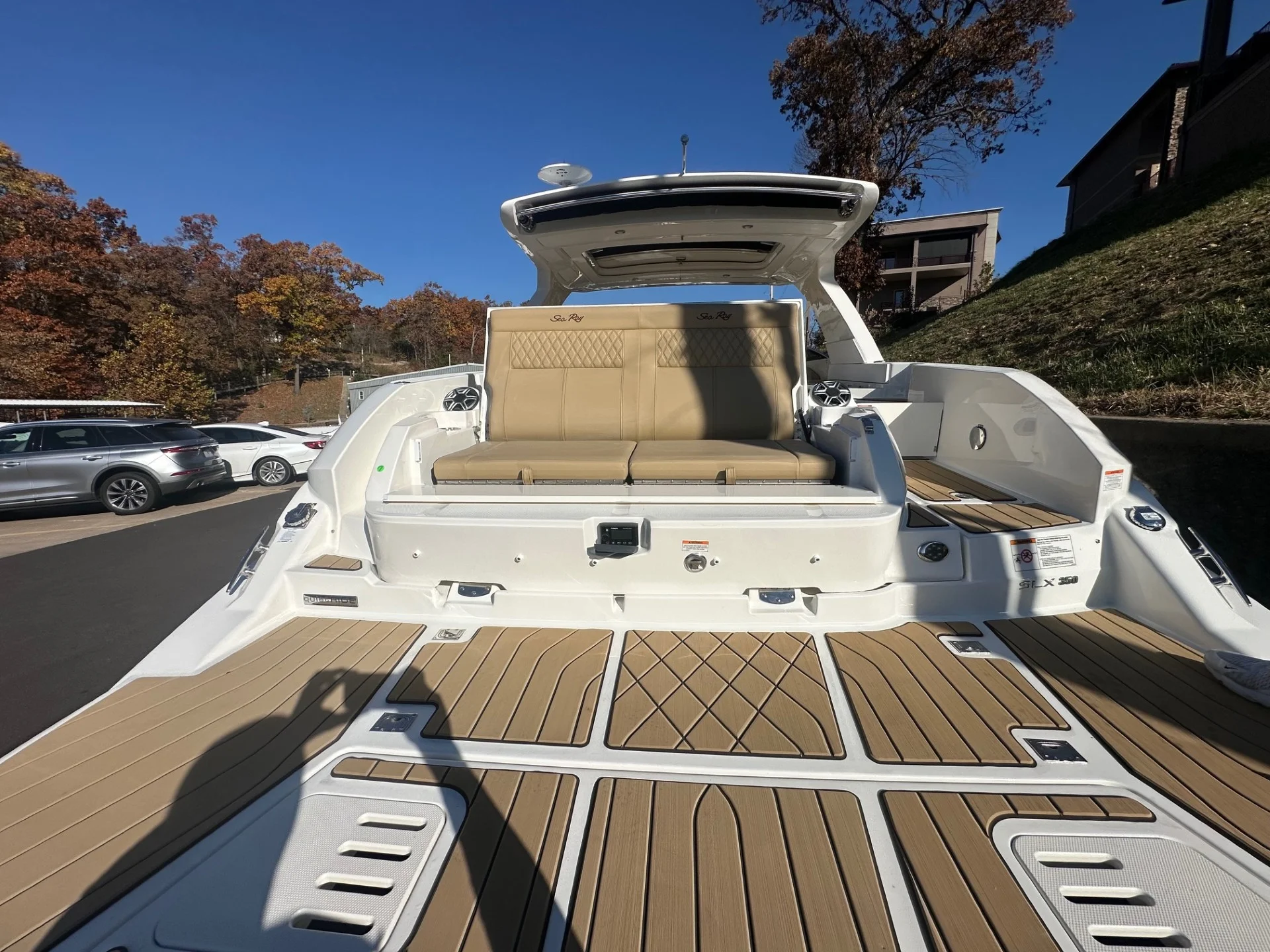 2026 Sea Ray SLX 350 Image Thumbnail #5