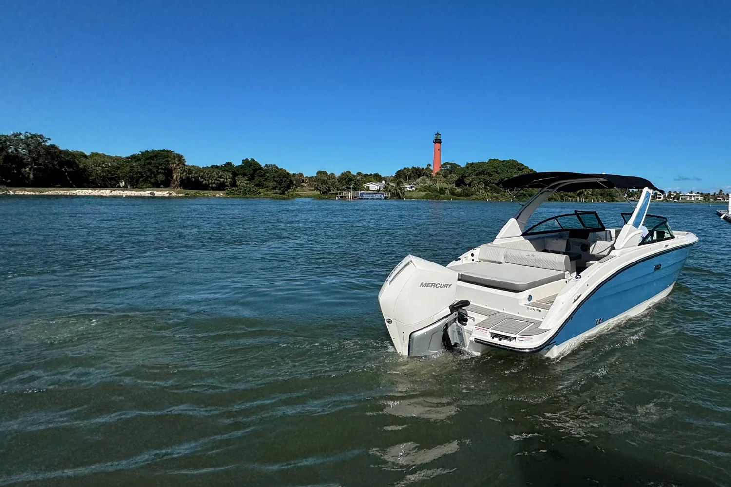 2026 Sea Ray SDX 270 Outboard Image Thumbnail #5