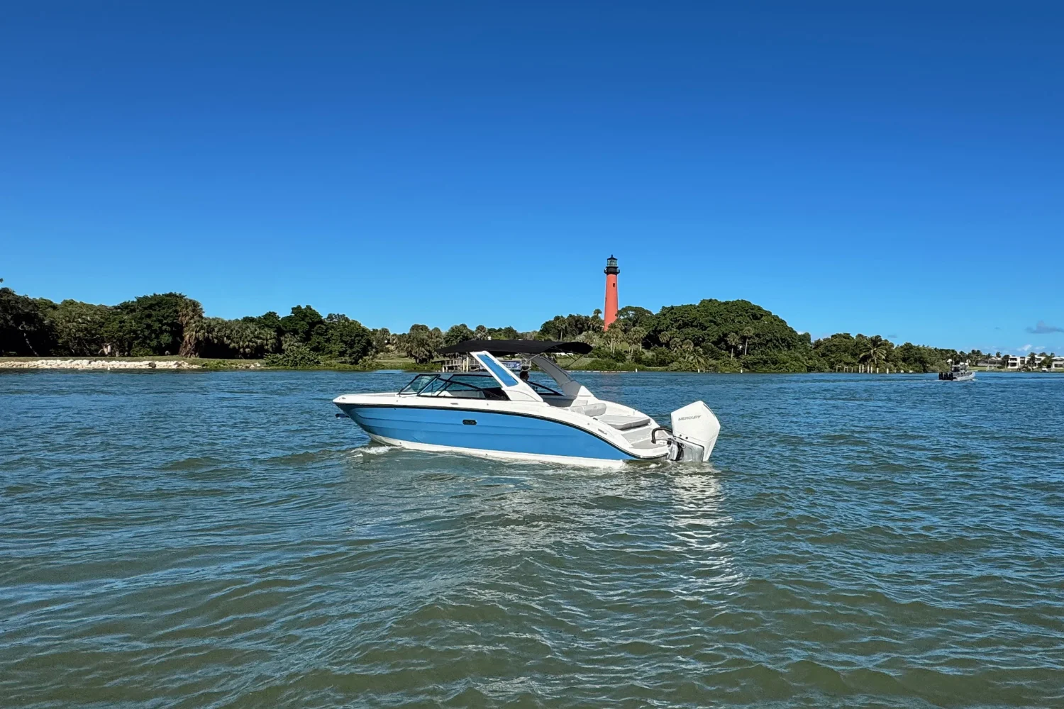 2026 Sea Ray SDX 270 Outboard Image Thumbnail #2