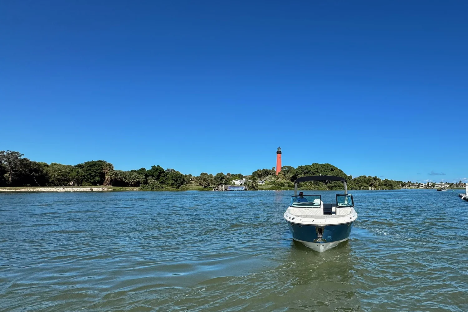 2026 Sea Ray SDX 270 Outboard Image Thumbnail #20
