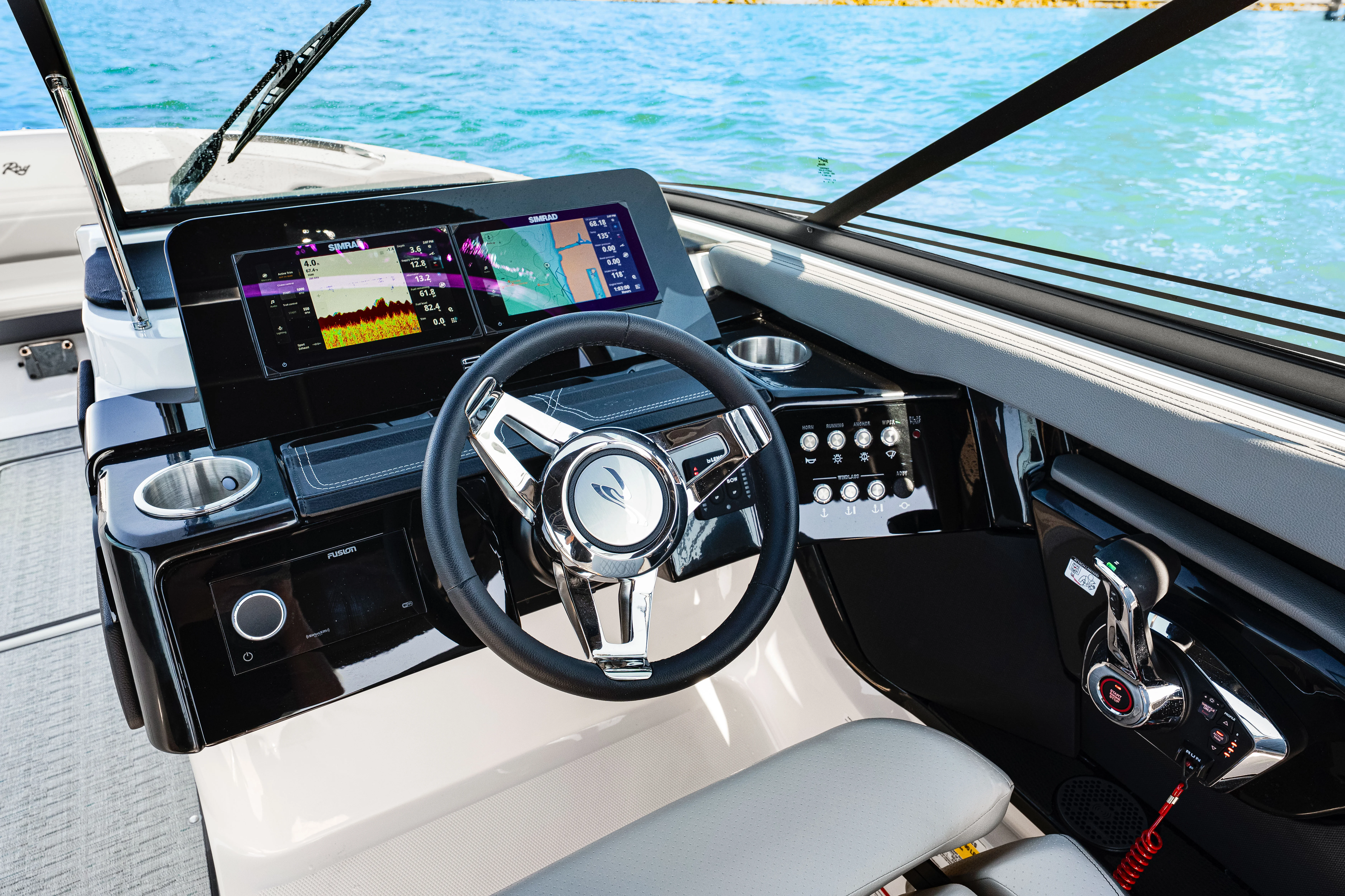 2026 Sea Ray SLX 260 Outboard Image Thumbnail #38