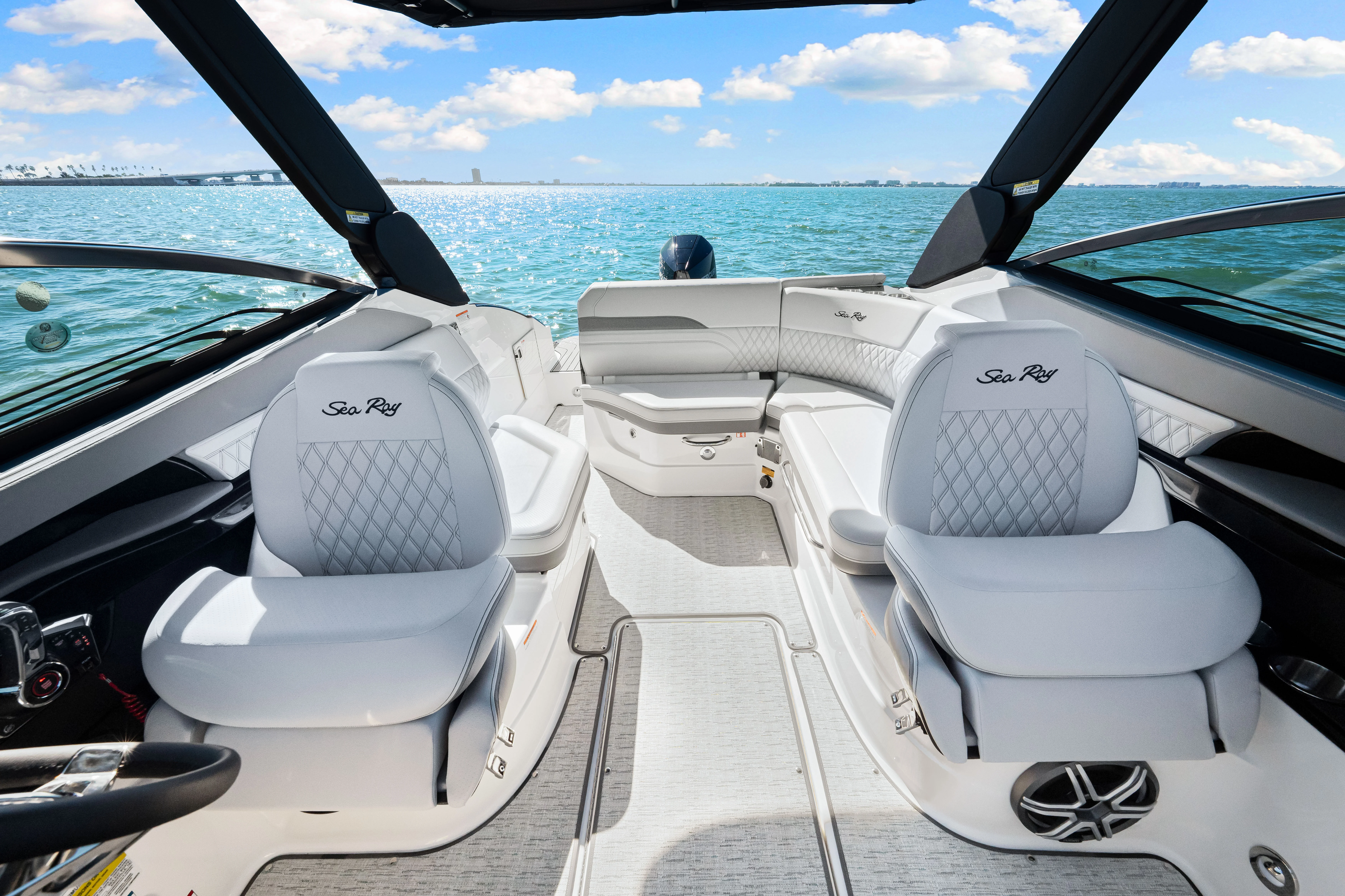 2026 Sea Ray SLX 260 Outboard Image Thumbnail #39