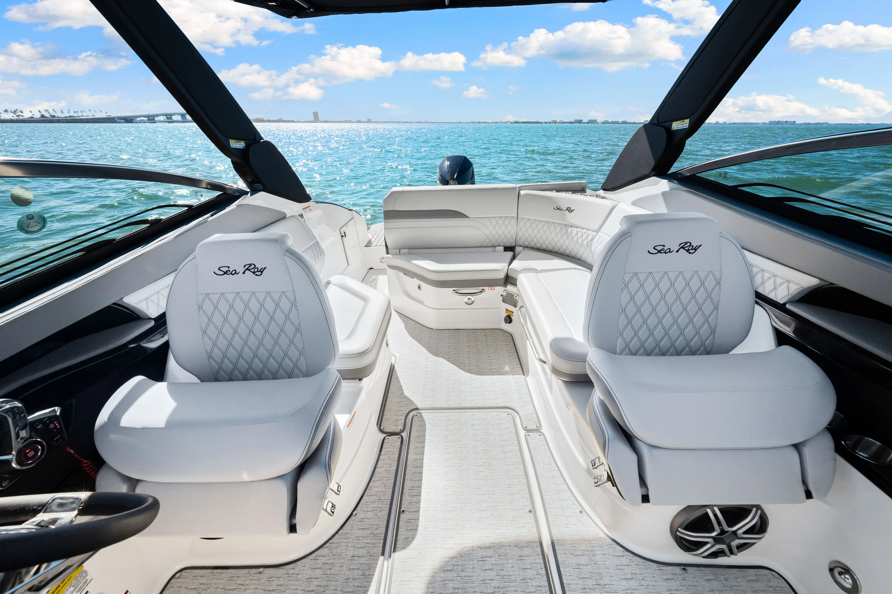 2026 Sea Ray SLX 260 Outboard Image Thumbnail #39