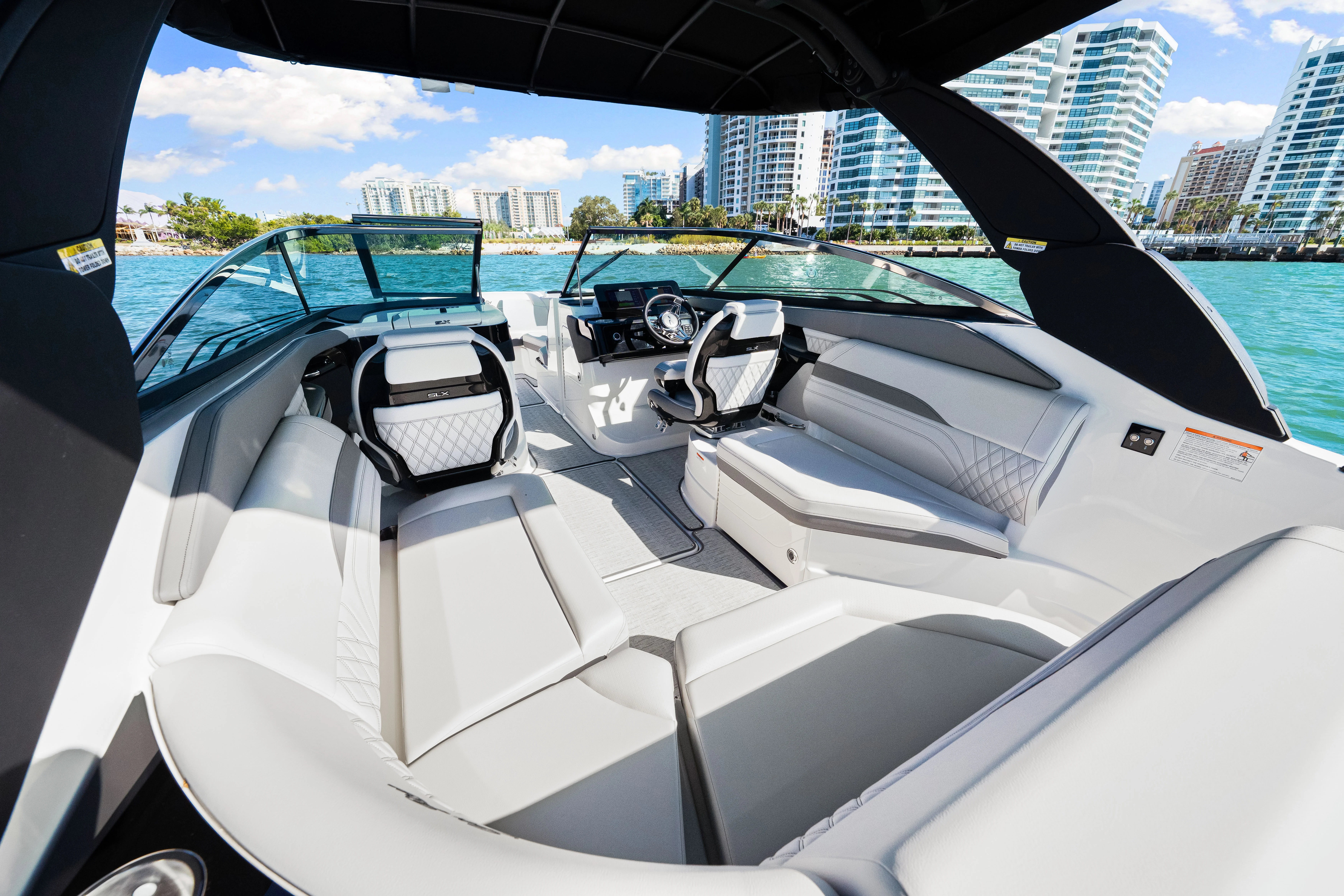 2026 Sea Ray SLX 260 Outboard Image Thumbnail #27