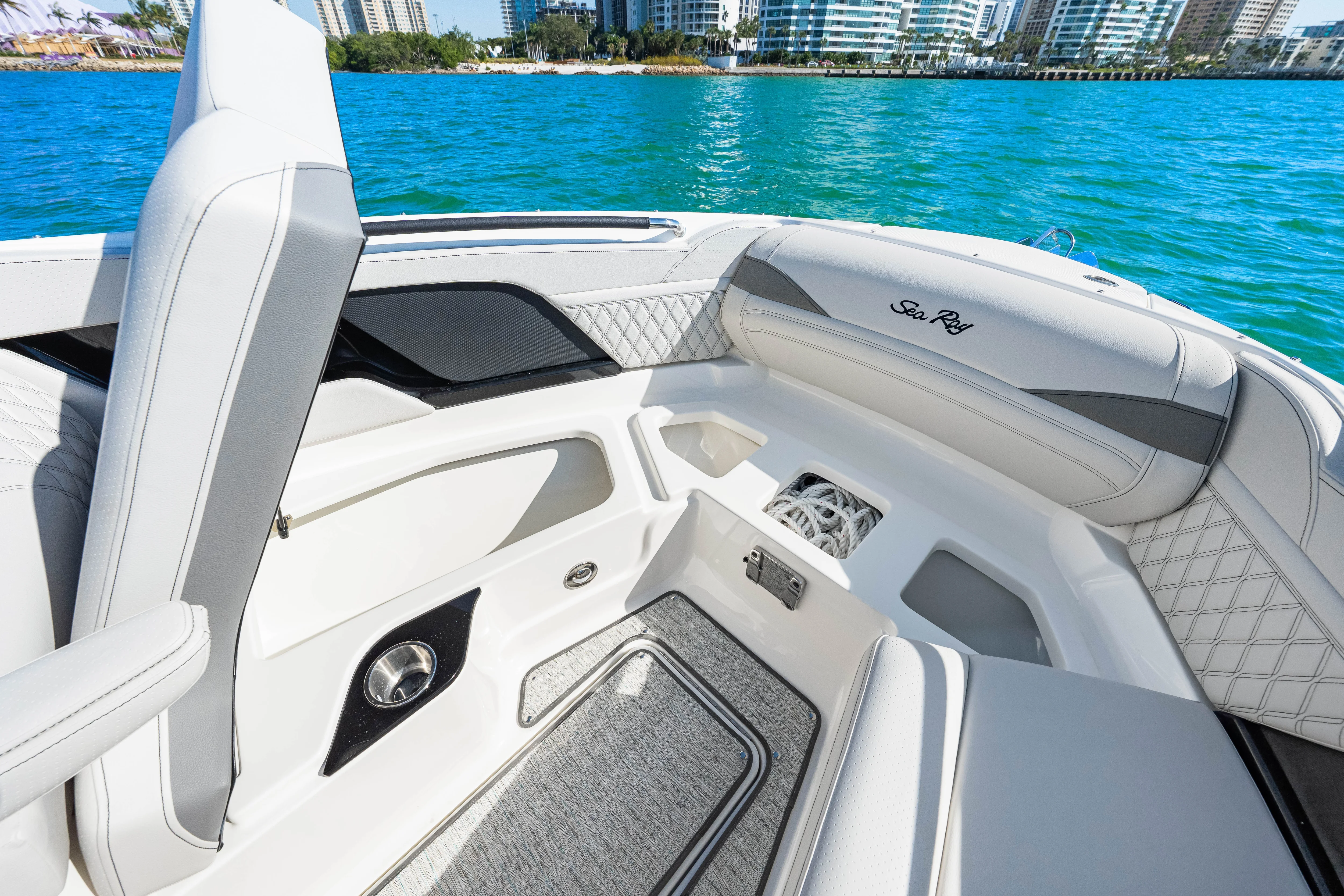 2026 Sea Ray SLX 260 Outboard Image Thumbnail #42