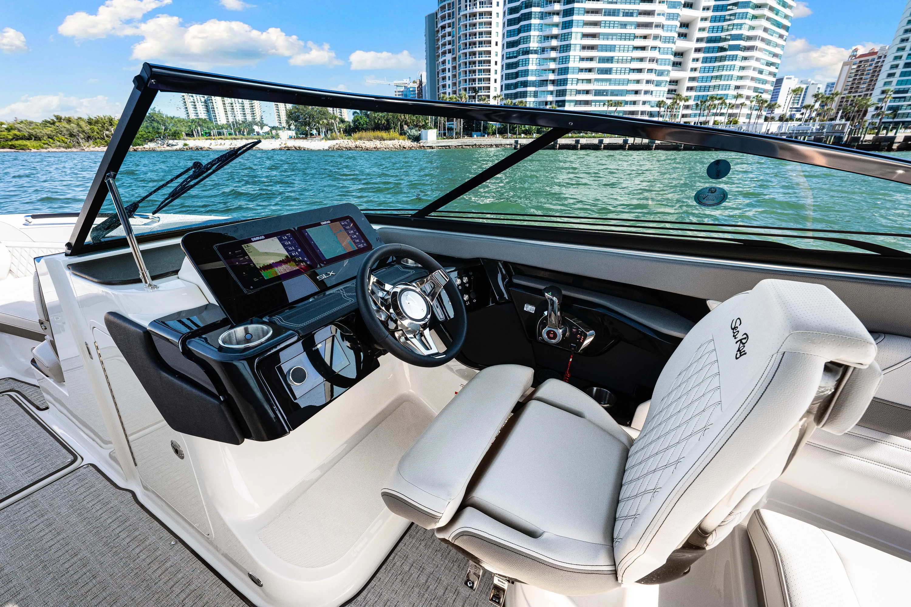 2026 Sea Ray SLX 260 Outboard Image Thumbnail #37