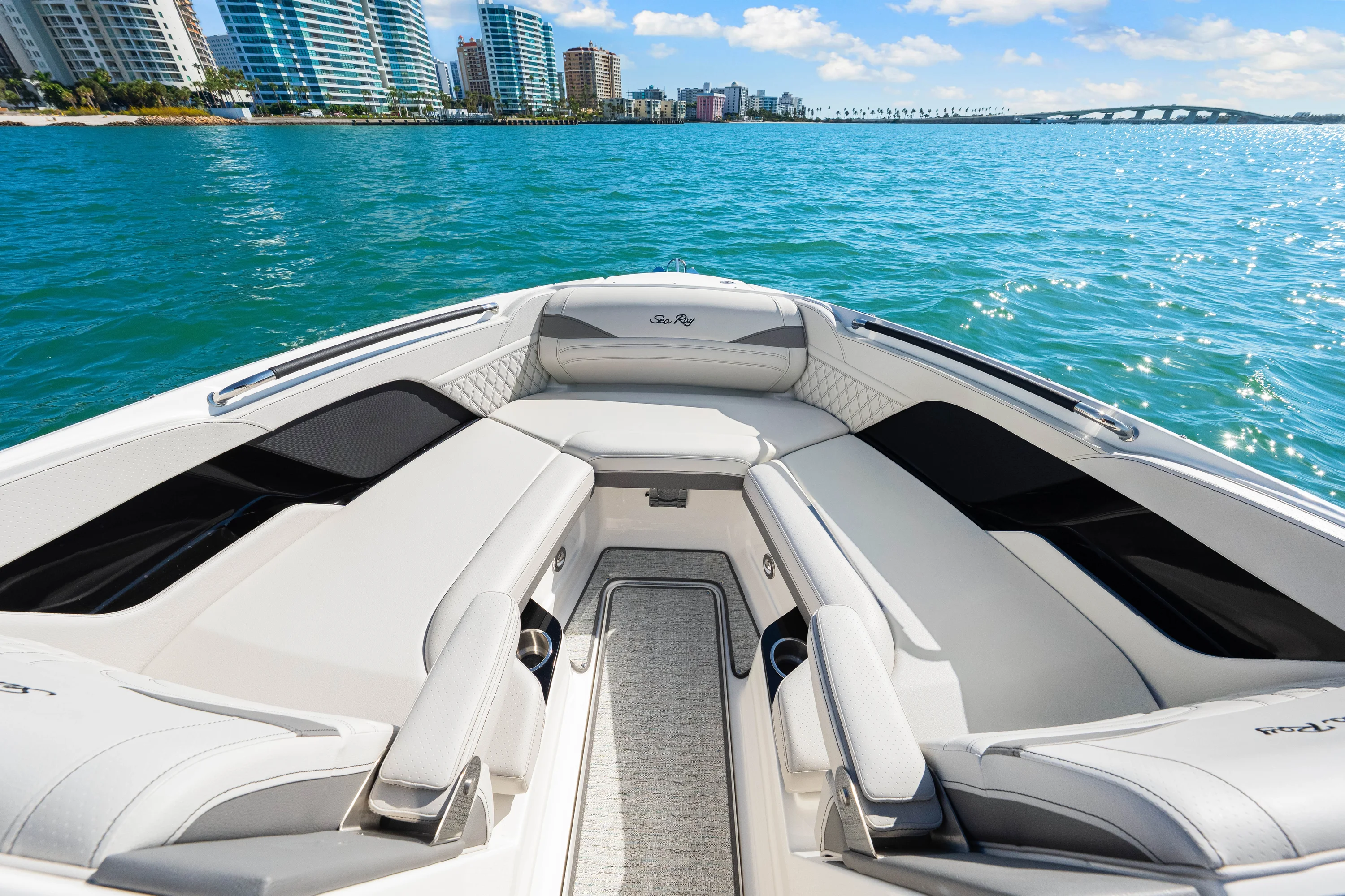 2026 Sea Ray SLX 260 Outboard Image Thumbnail #40