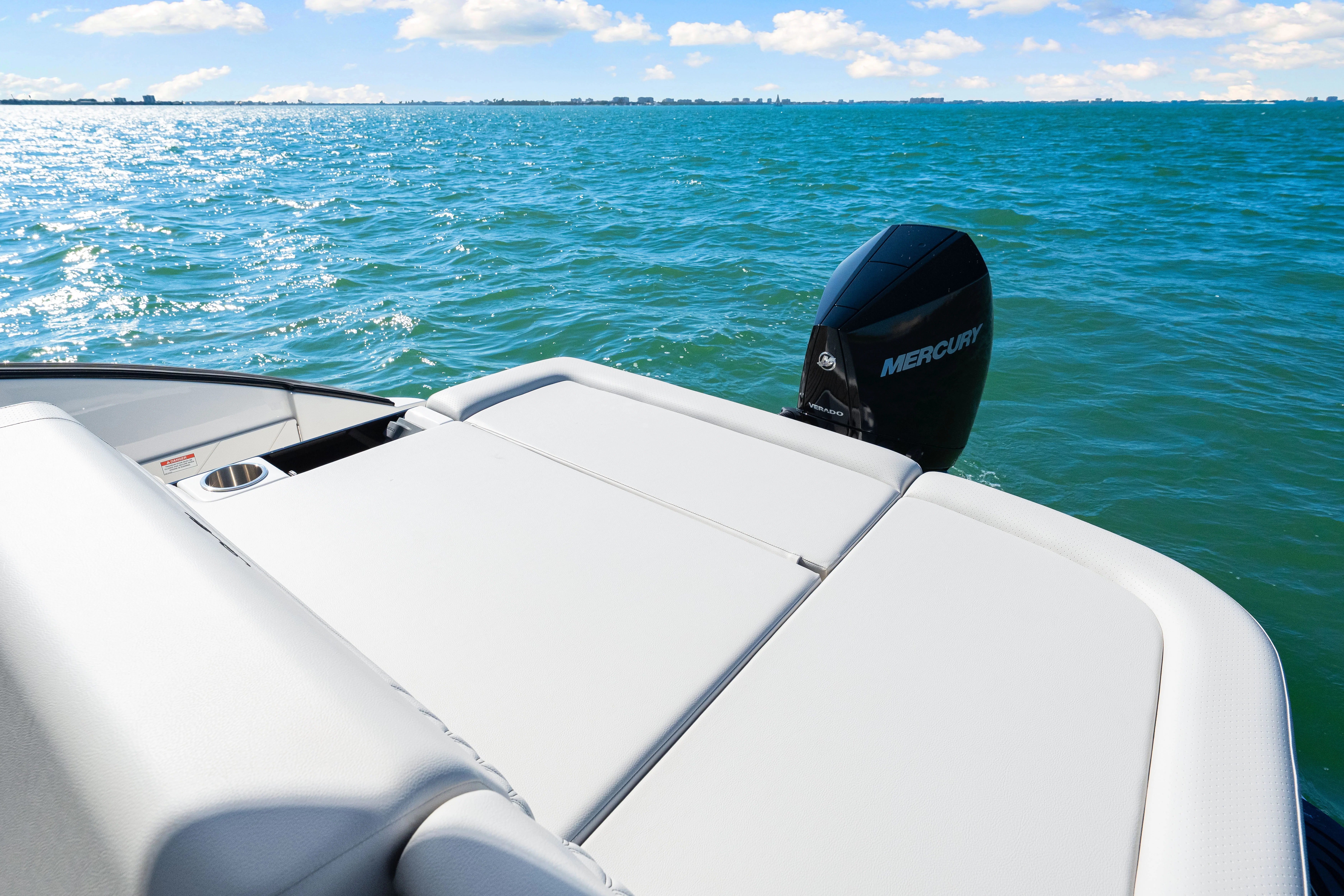 2026 Sea Ray SLX 260 Outboard Image Thumbnail #25