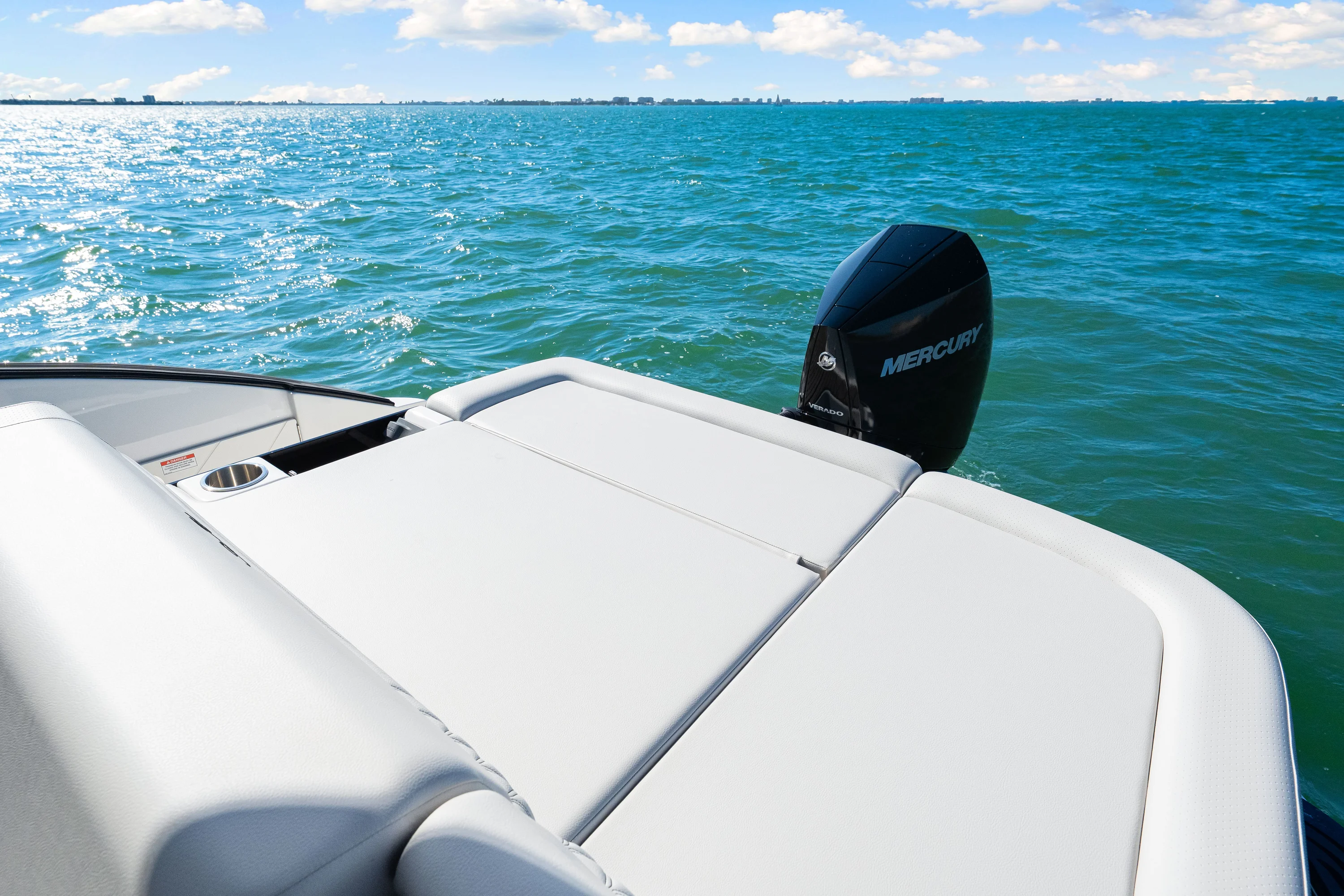 2026 Sea Ray SLX 260 Outboard Image Thumbnail #25