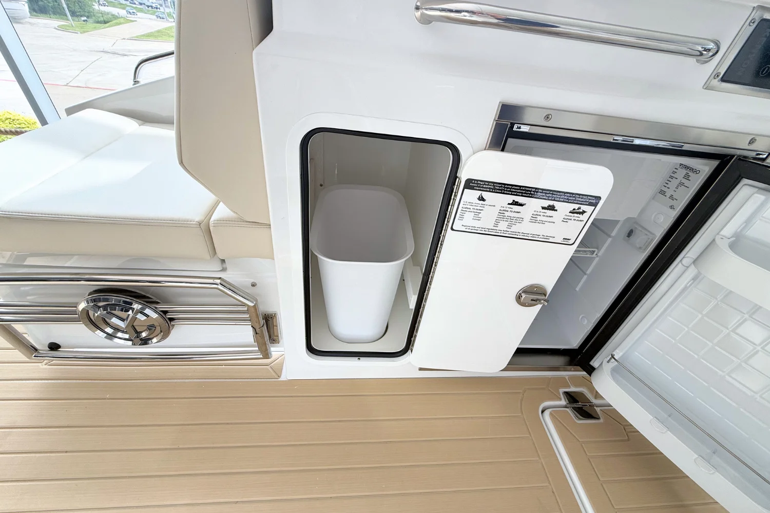 2026 Cruisers Yachts 34 GLS Image Thumbnail #18