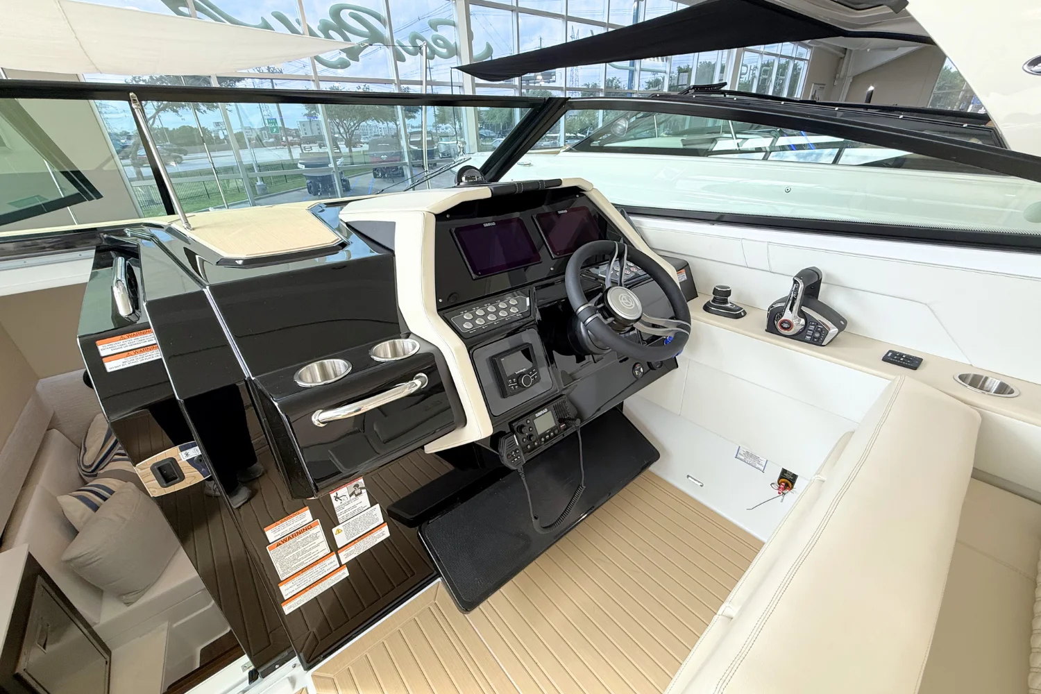 2026 Cruisers Yachts 34 GLS Image Thumbnail #26