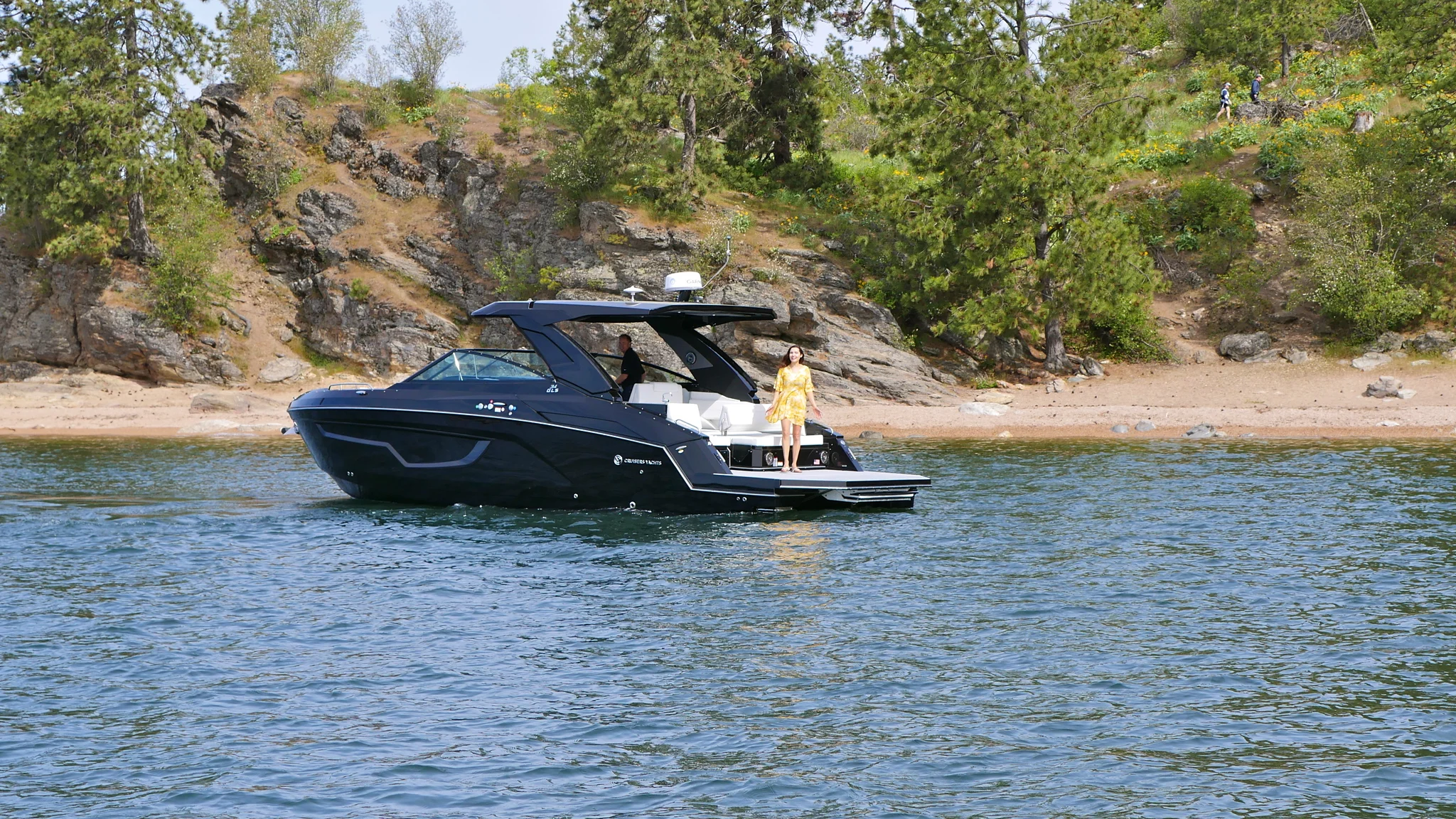 2026 Cruisers Yachts 34 GLS Image Thumbnail #5