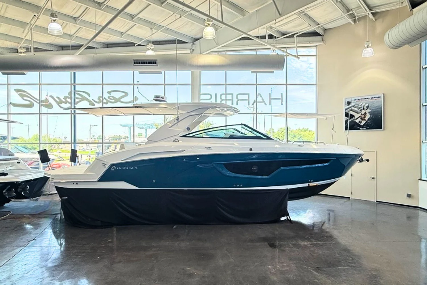 2026 Cruisers Yachts 34 GLS Image Thumbnail #0
