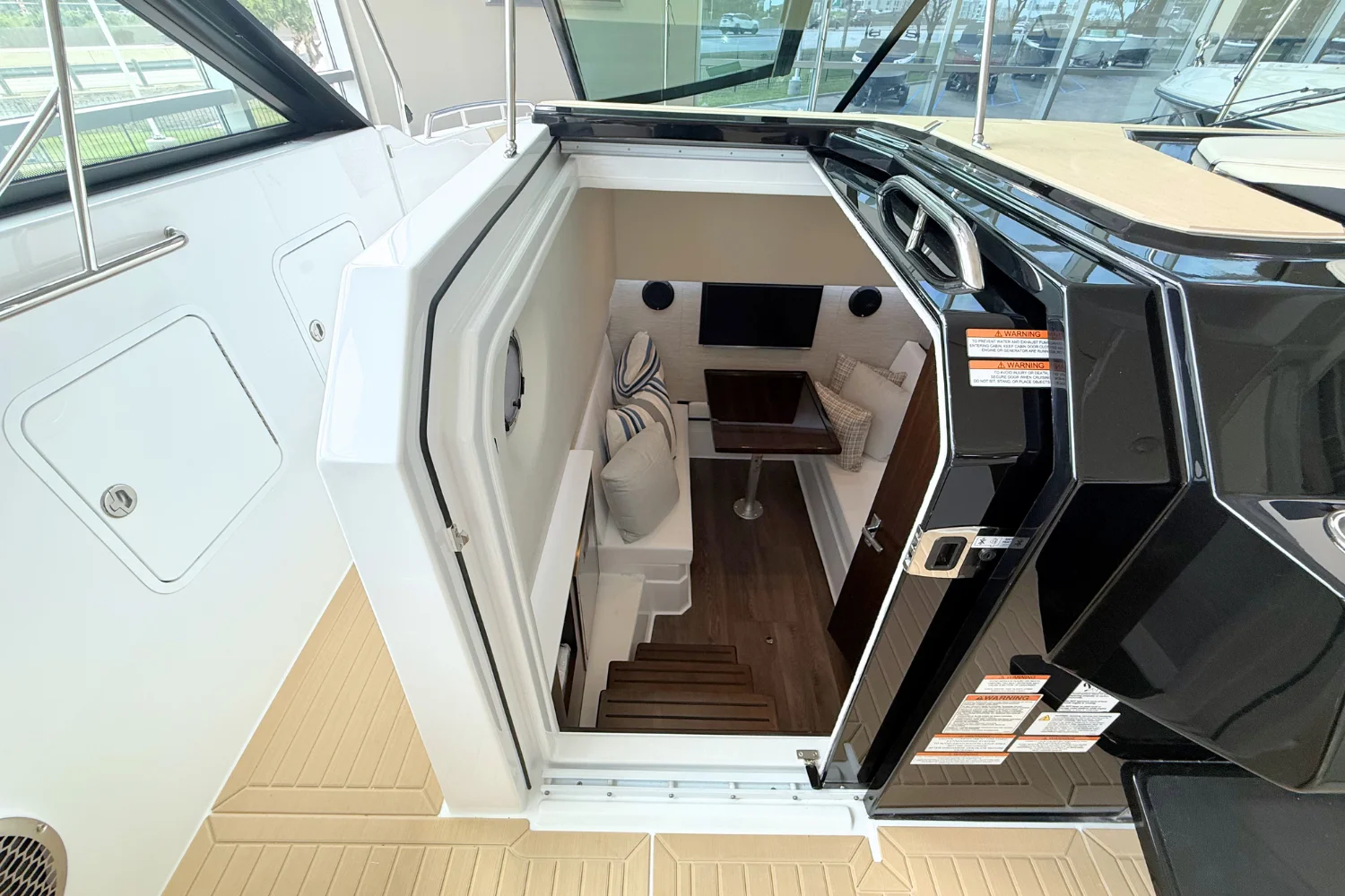 2026 Cruisers Yachts 34 GLS Image Thumbnail #42