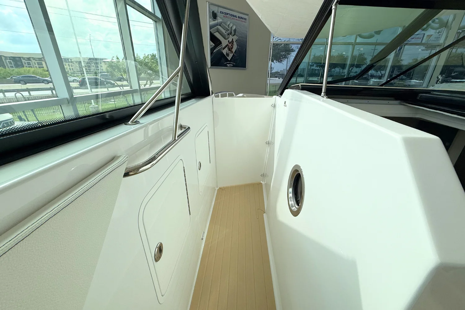 2026 Cruisers Yachts 34 GLS Image Thumbnail #34
