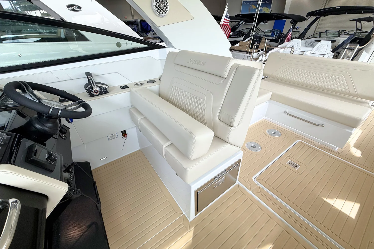 2026 Cruisers Yachts 34 GLS Image Thumbnail #24
