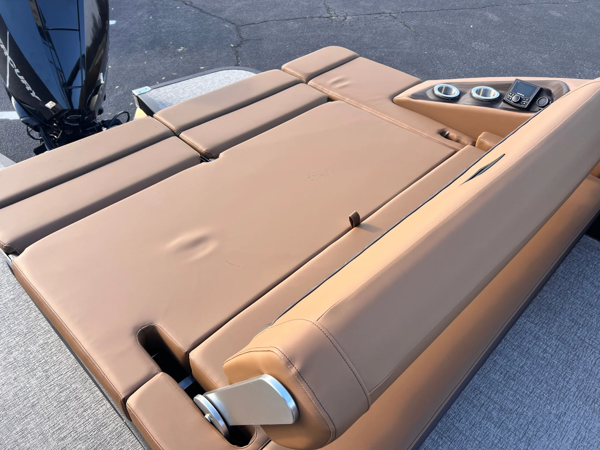 2026 Bennington 23R Image Thumbnail #9