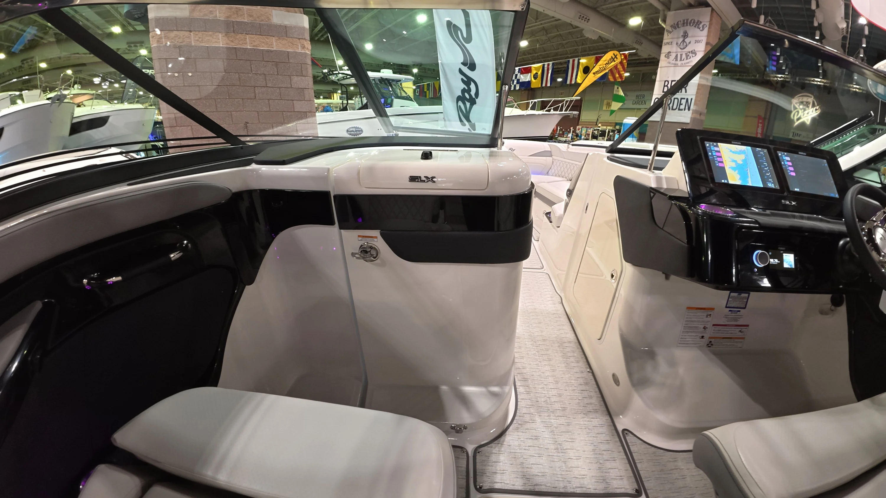 2026 Sea Ray SLX 280 Outboard Image Thumbnail #18