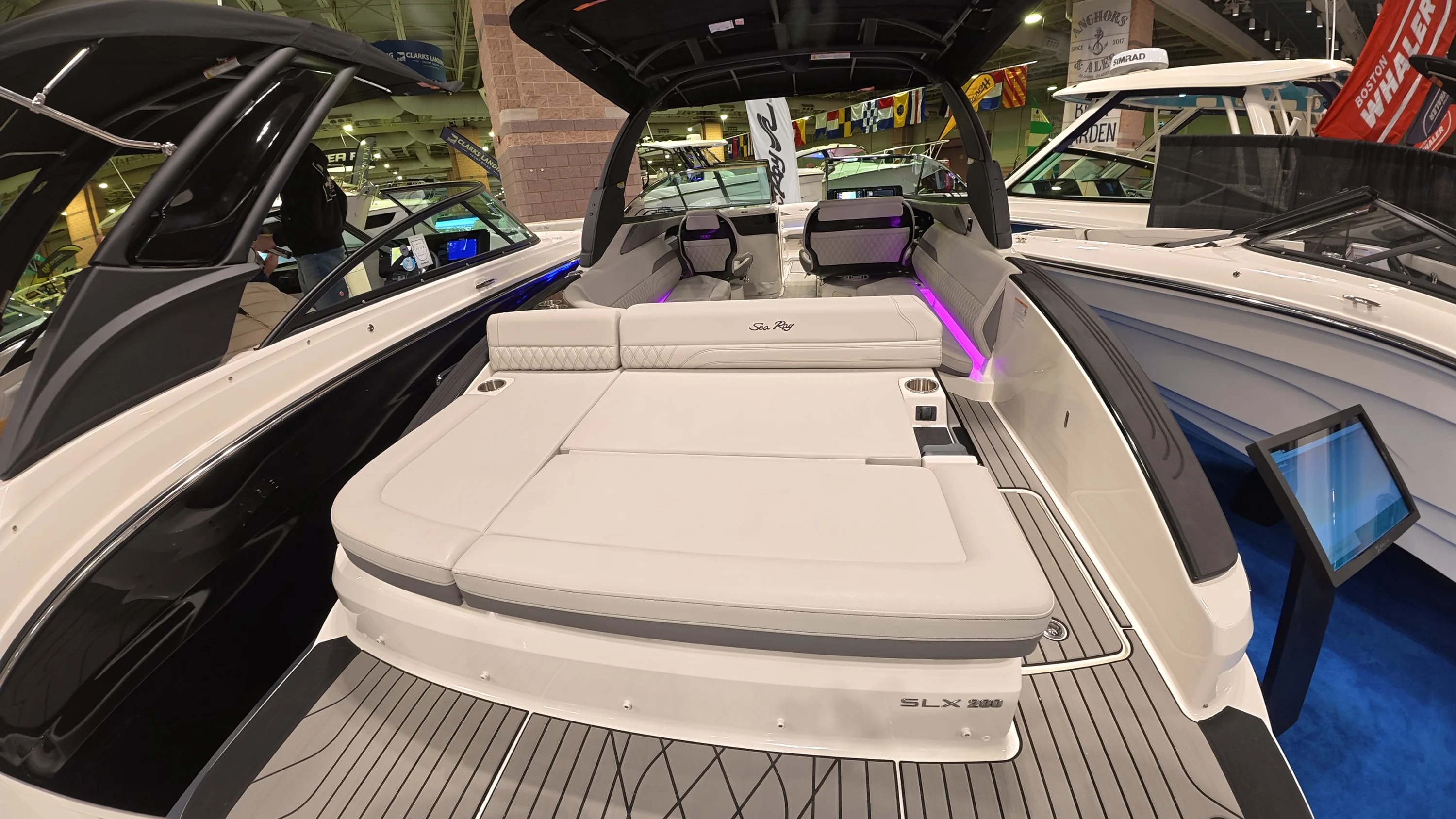 2026 Sea Ray SLX 280 Outboard Image Thumbnail #3