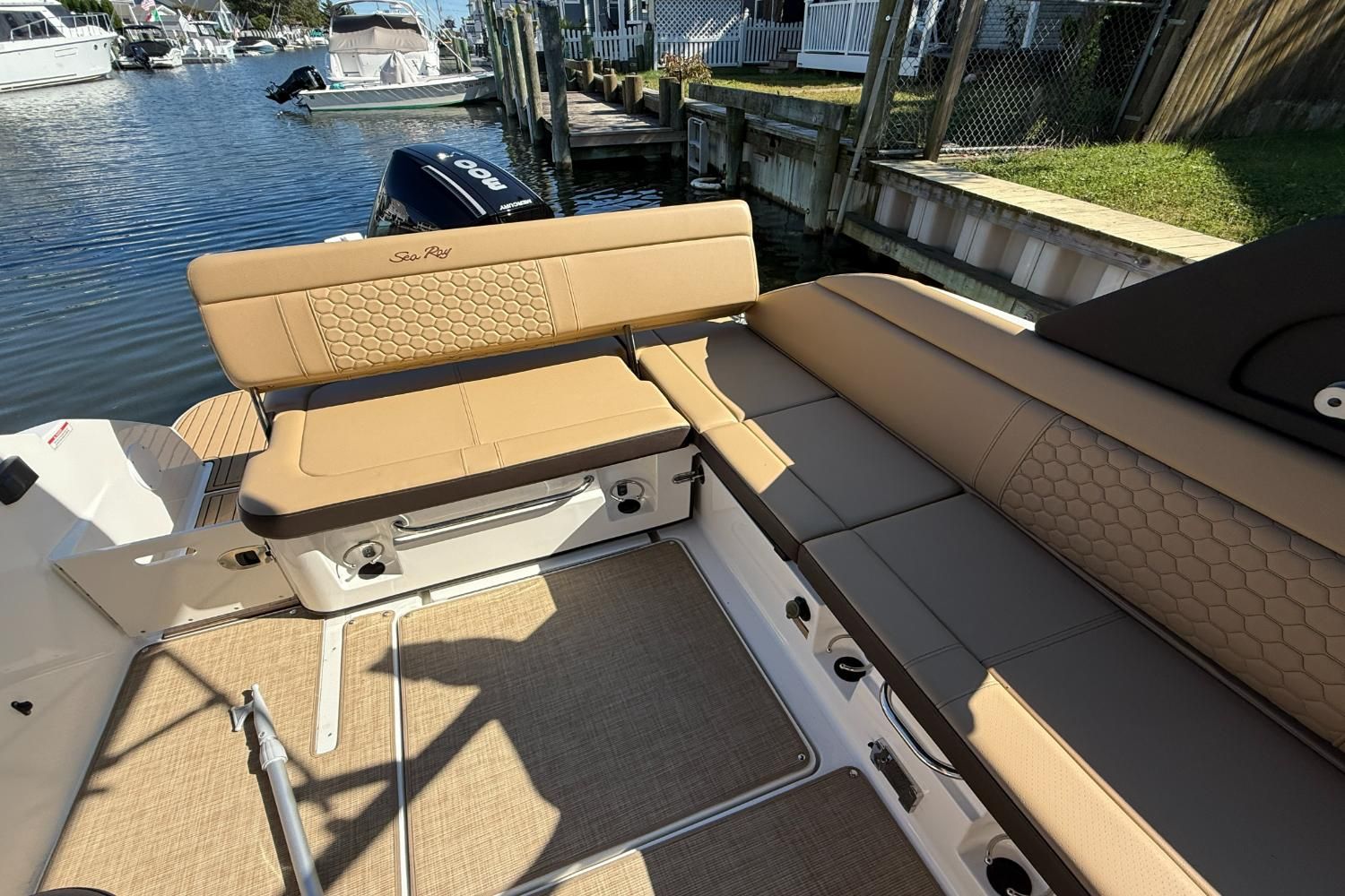 2024 Sea Ray 250 SDX OB Image Thumbnail #7