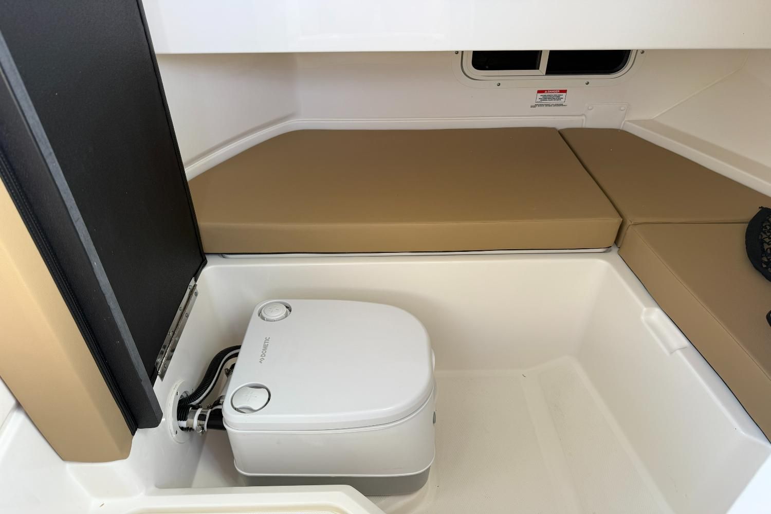 2024 Sea Ray 250 SDX OB Image Thumbnail #14