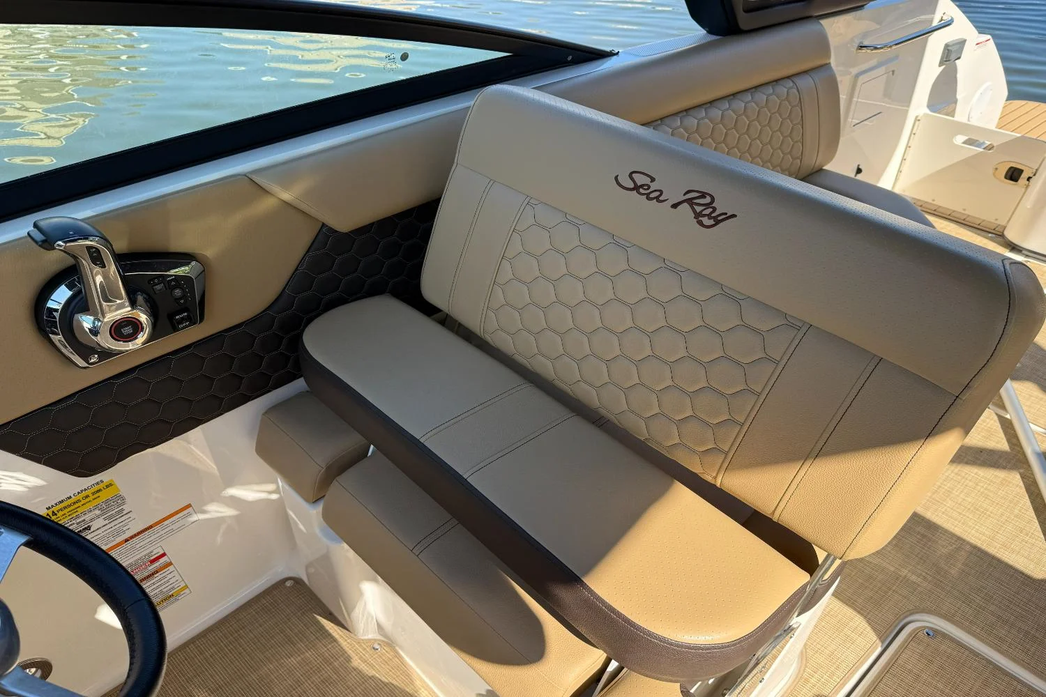 2024 Sea Ray 250 SDX OB Image Thumbnail #12