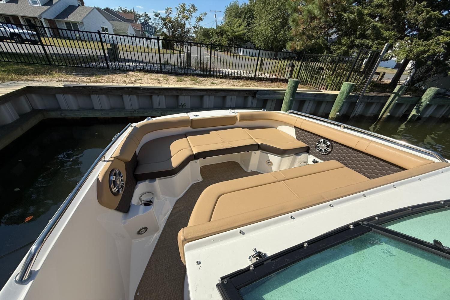 2024 Sea Ray 250 SDX OB Image Thumbnail #18