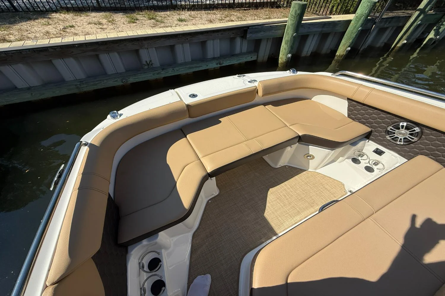 2024 Sea Ray 250 SDX OB Image Thumbnail #16