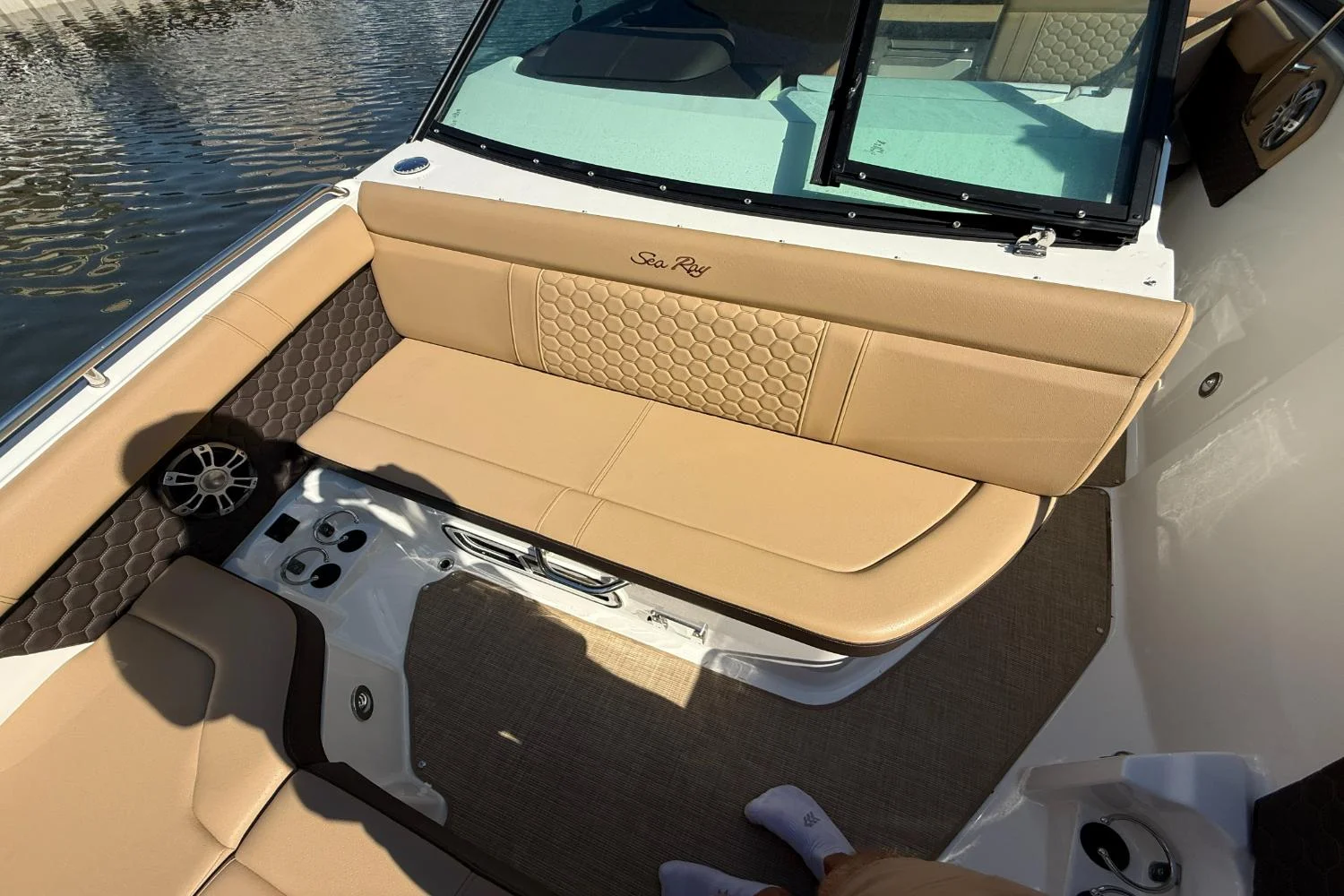 2024 Sea Ray 250 SDX OB Image Thumbnail #17