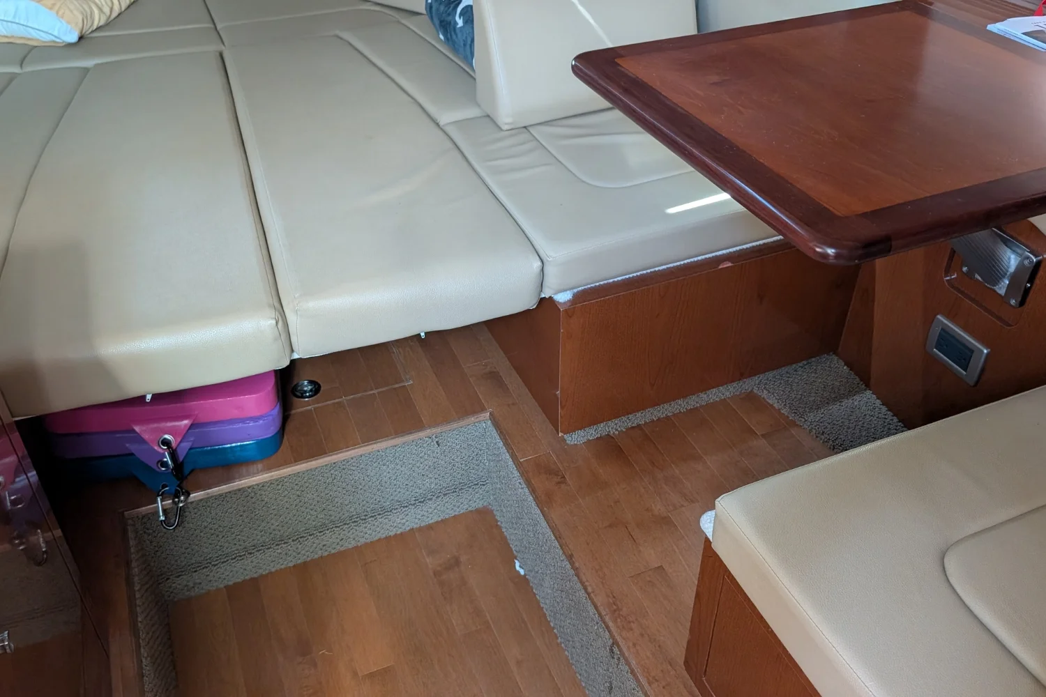 2012 Sea Ray 310 SUNDANCER Image Thumbnail #11